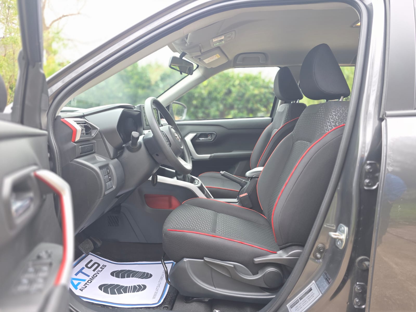 
								Toyota Raize E full									