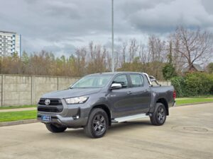 Toyota NEW HILUX SR
