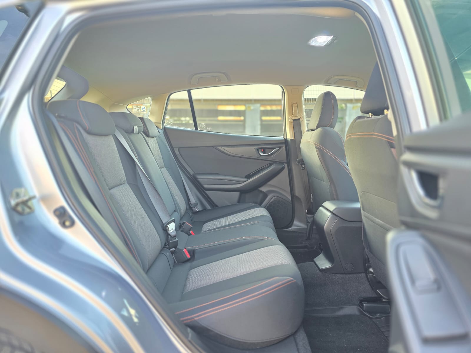 
								Subaru New XV 2.0 AWD CVT full									
