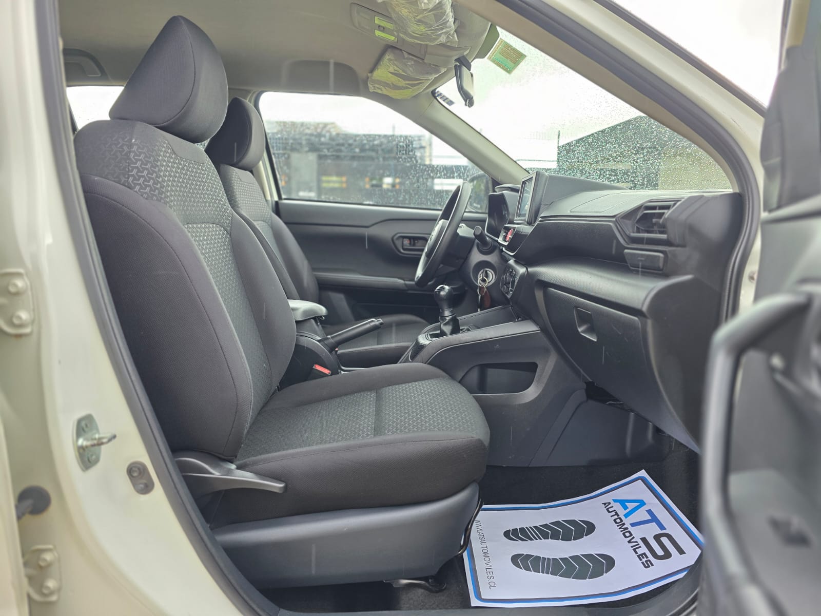 
								Toyota Raize full									