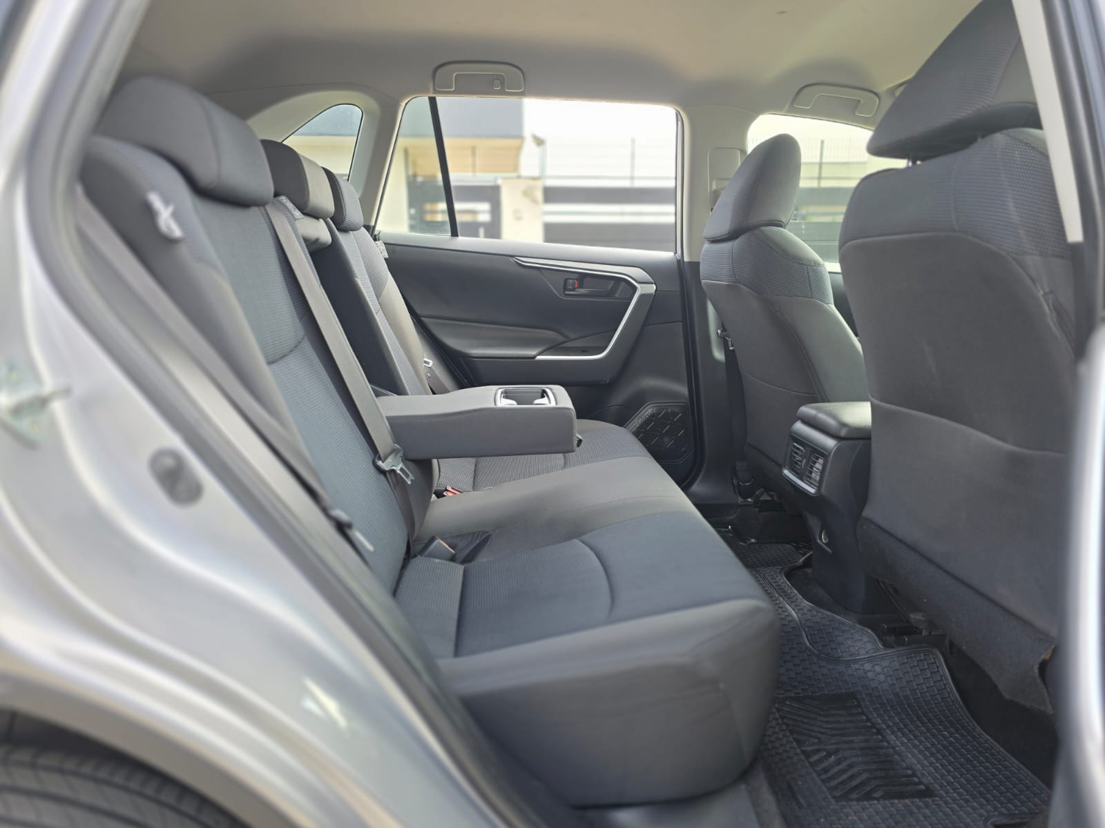 
								Toyota New Rav4 full									
