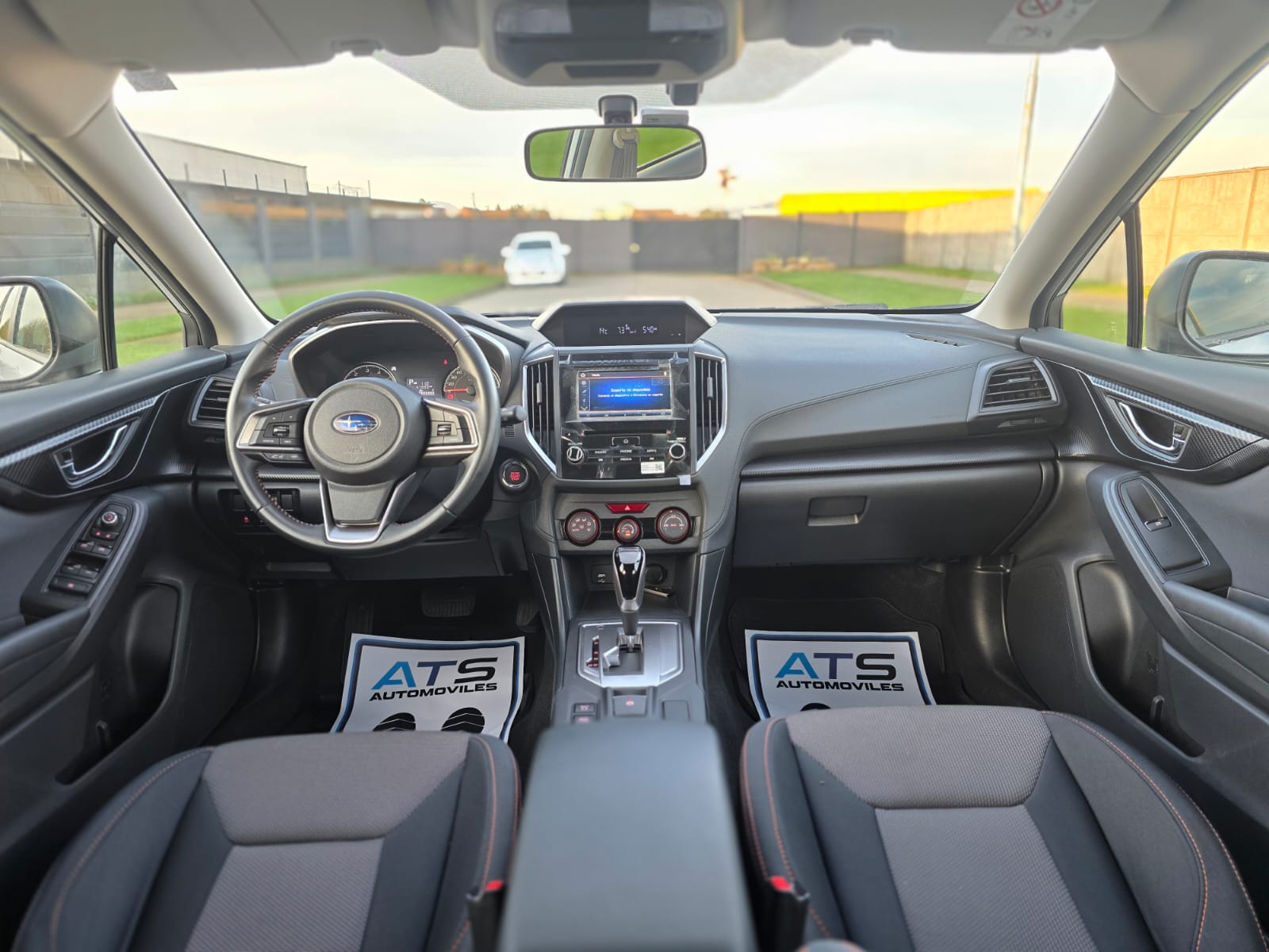 
								Subaru New XV 2.0 AWD CVT full									