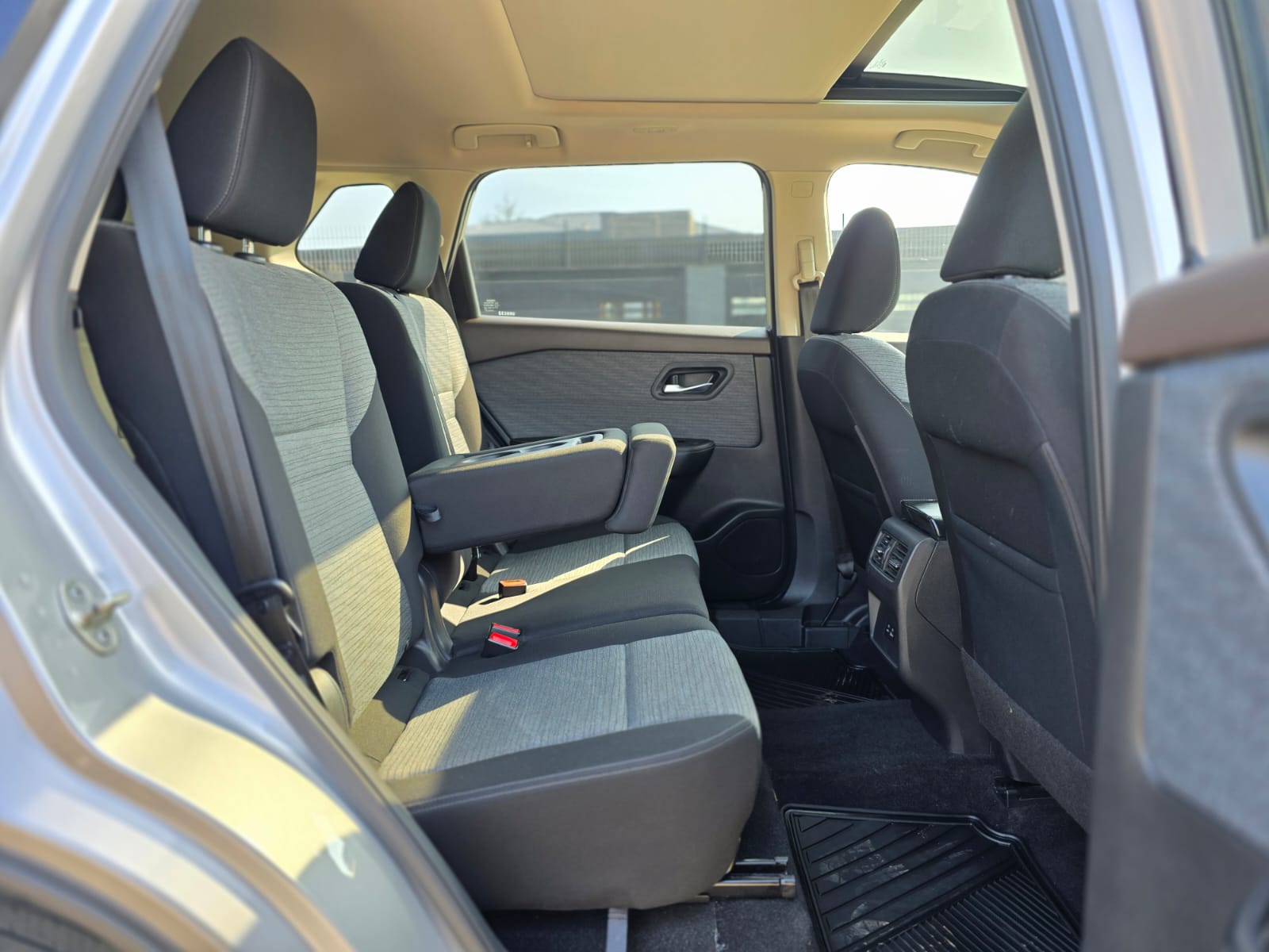 
								Nissan New XTRAIL ADVANCE full									