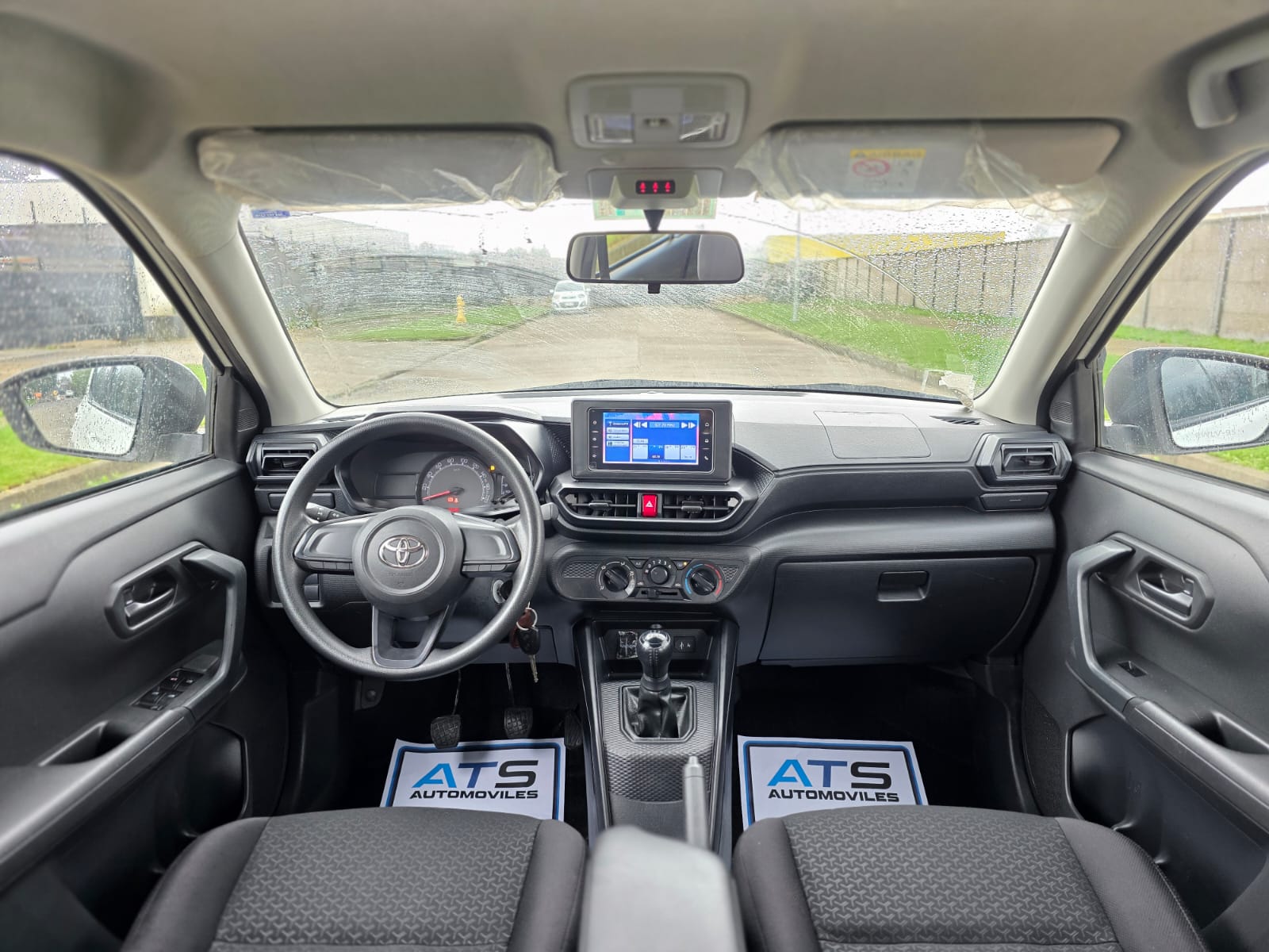 
								Toyota Raize full									