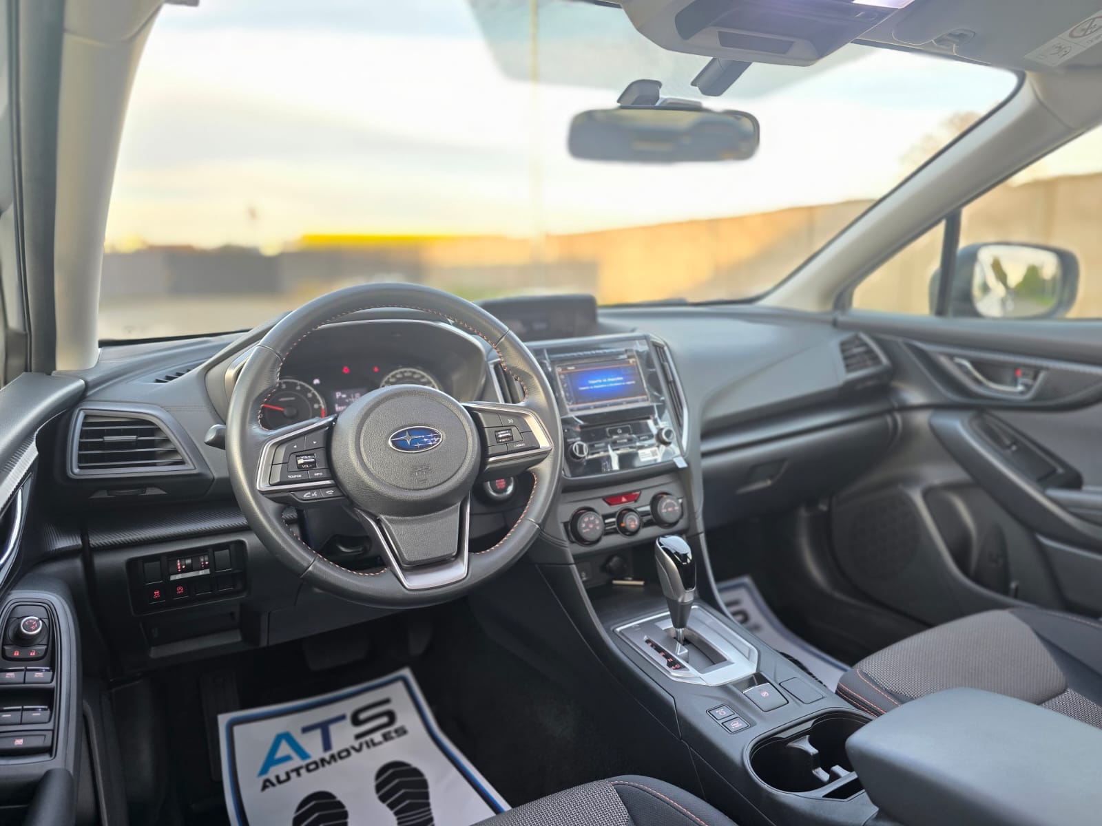 
								Subaru New XV 2.0 AWD CVT full									