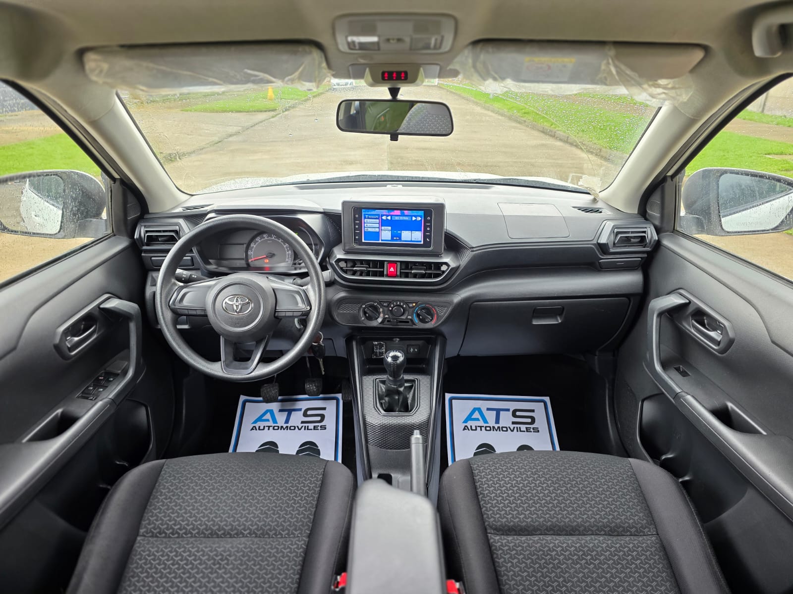 
								Toyota Raize full									