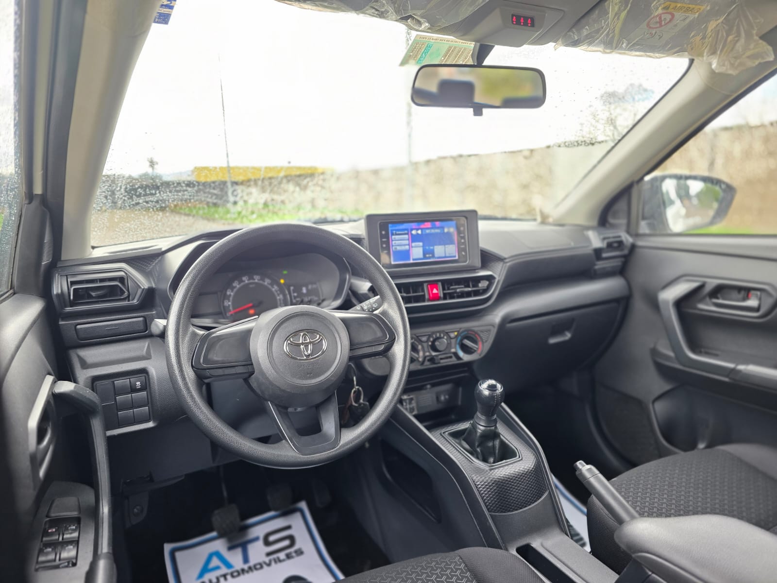 
								Toyota Raize full									