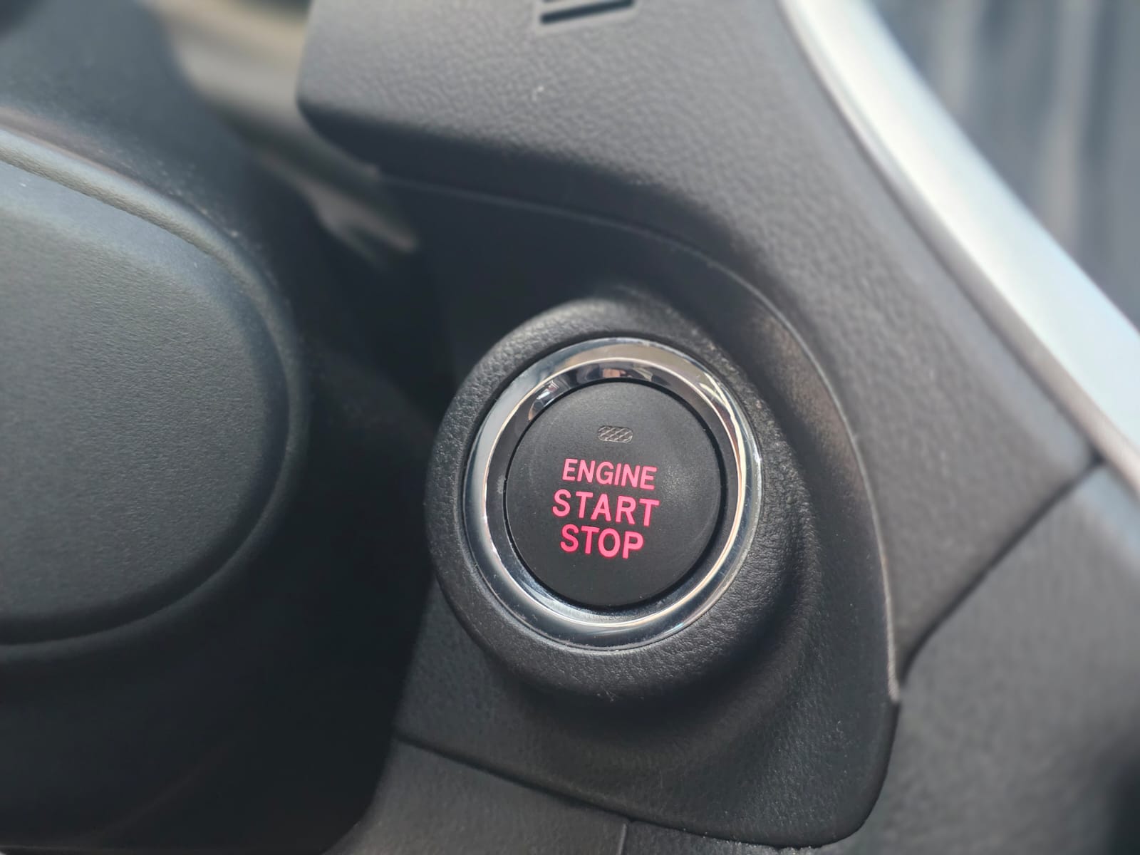 
								Subaru New XV 2.0 AWD CVT full									