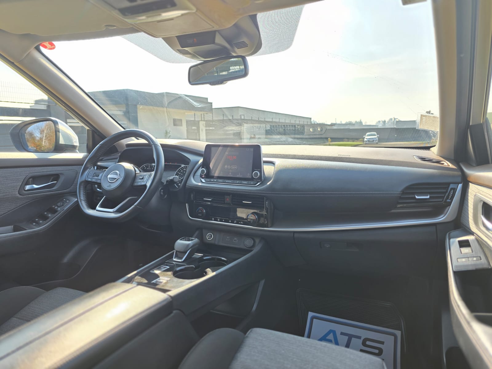 
								Nissan New XTRAIL ADVANCE full									