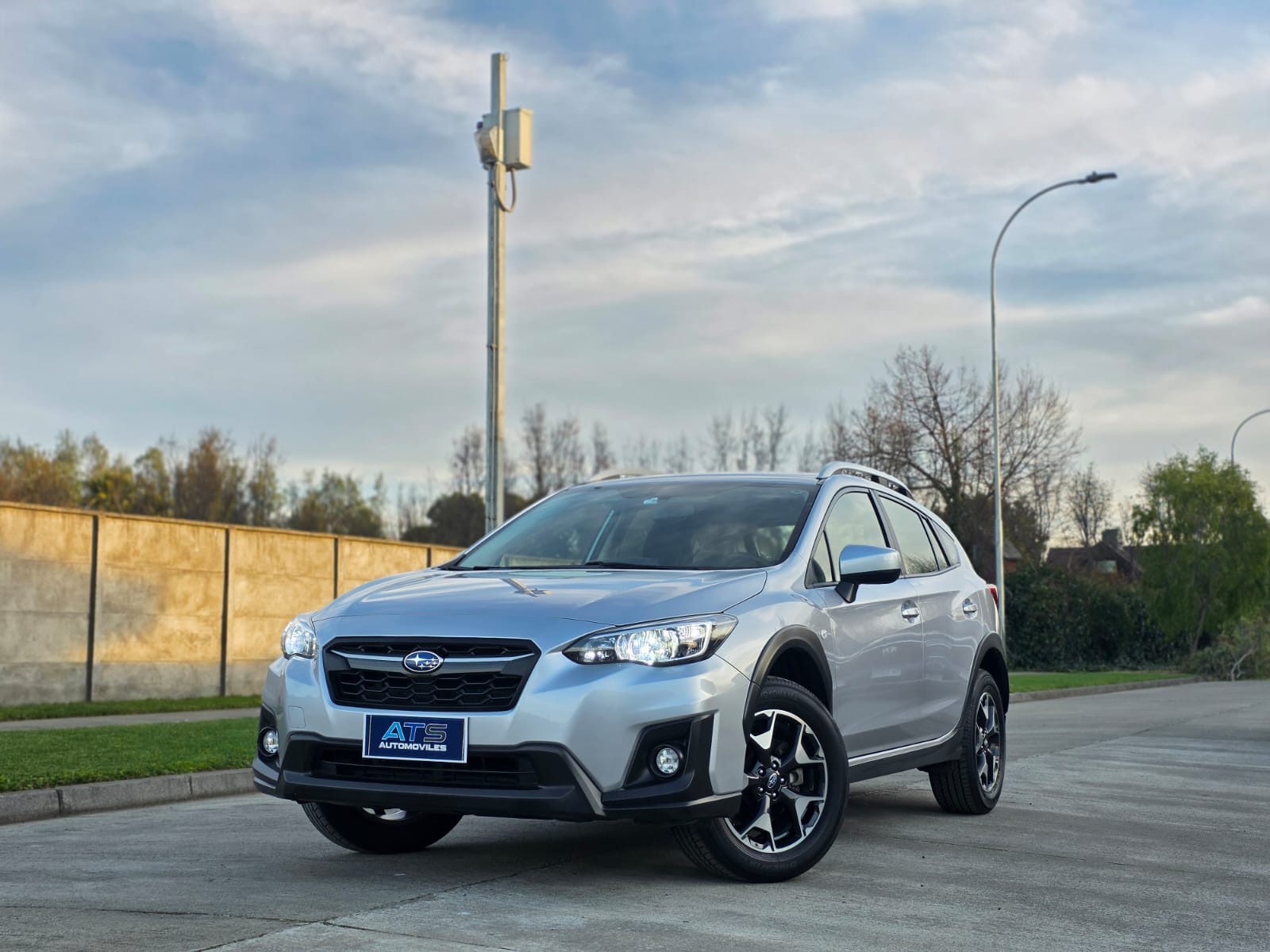 
								Subaru New XV 2.0 AWD CVT full									