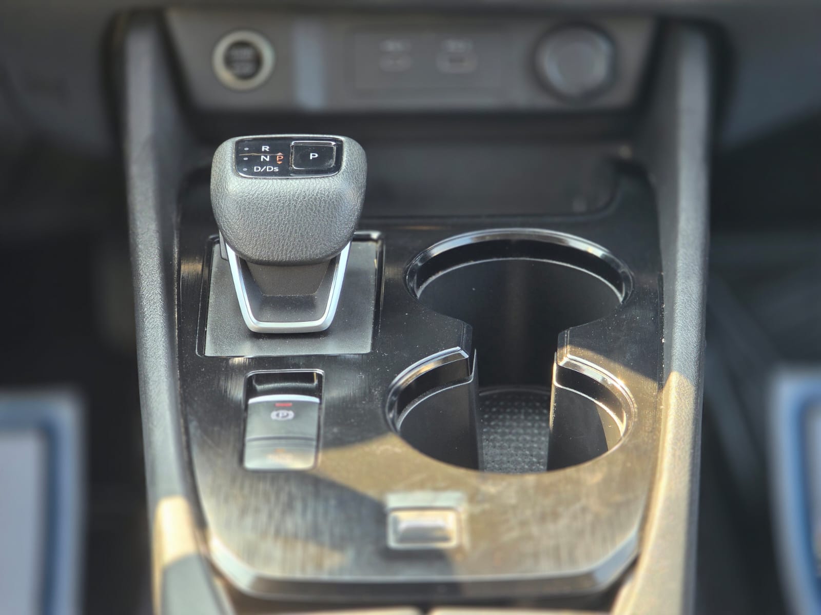 
								Nissan New XTRAIL ADVANCE full									