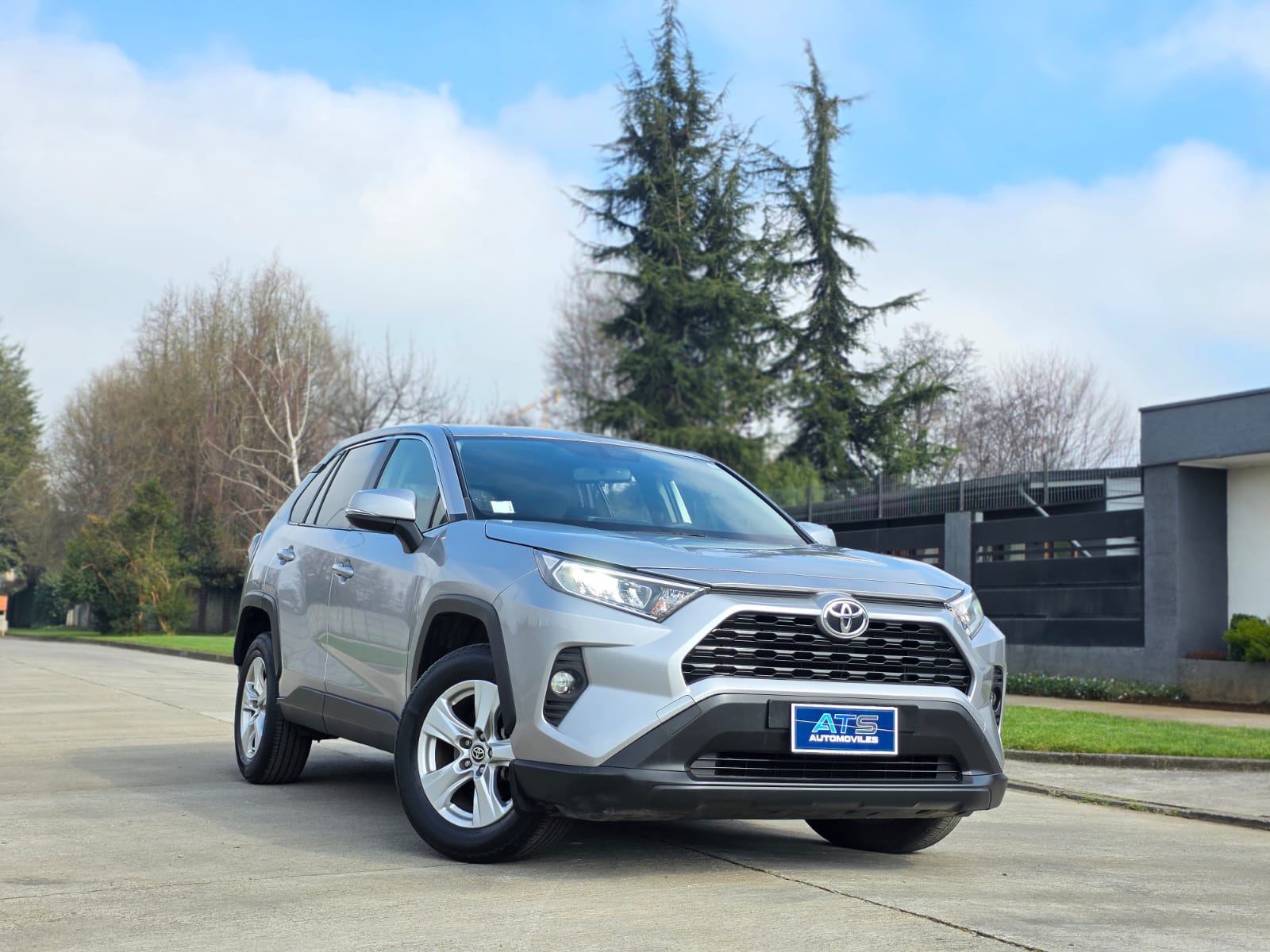 
								Toyota New Rav4 full									