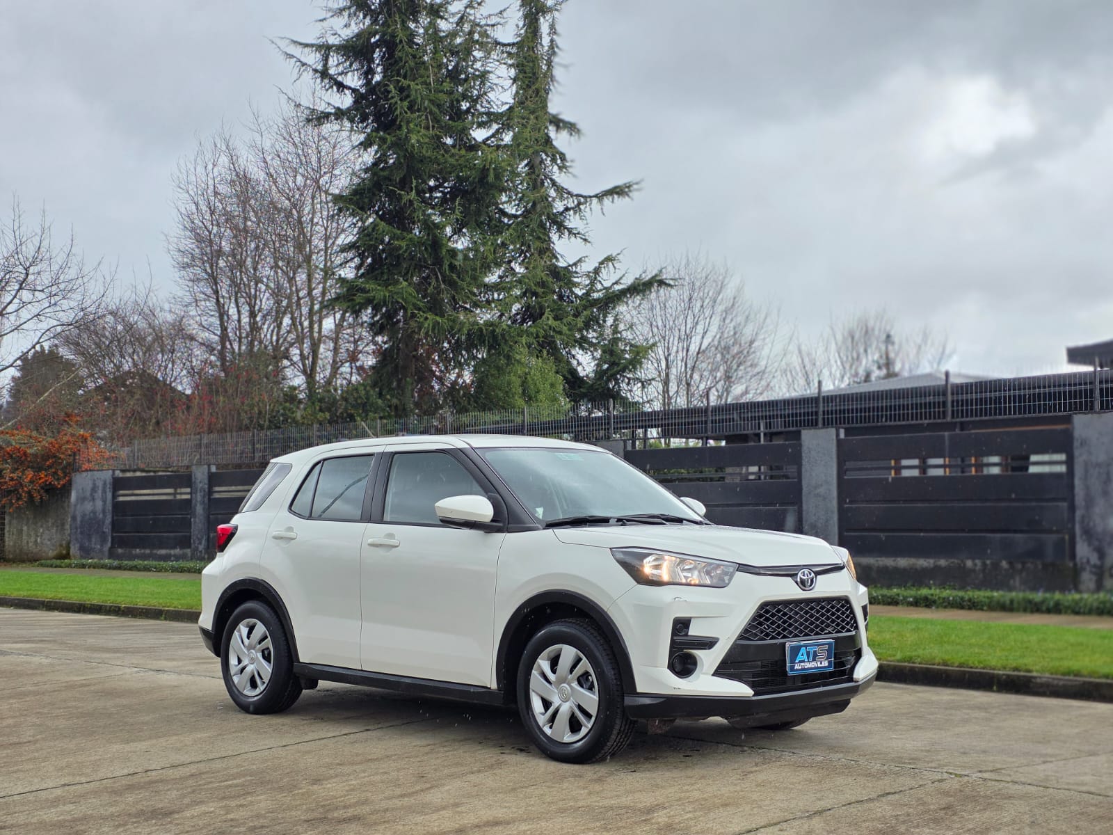 
								Toyota Raize full									