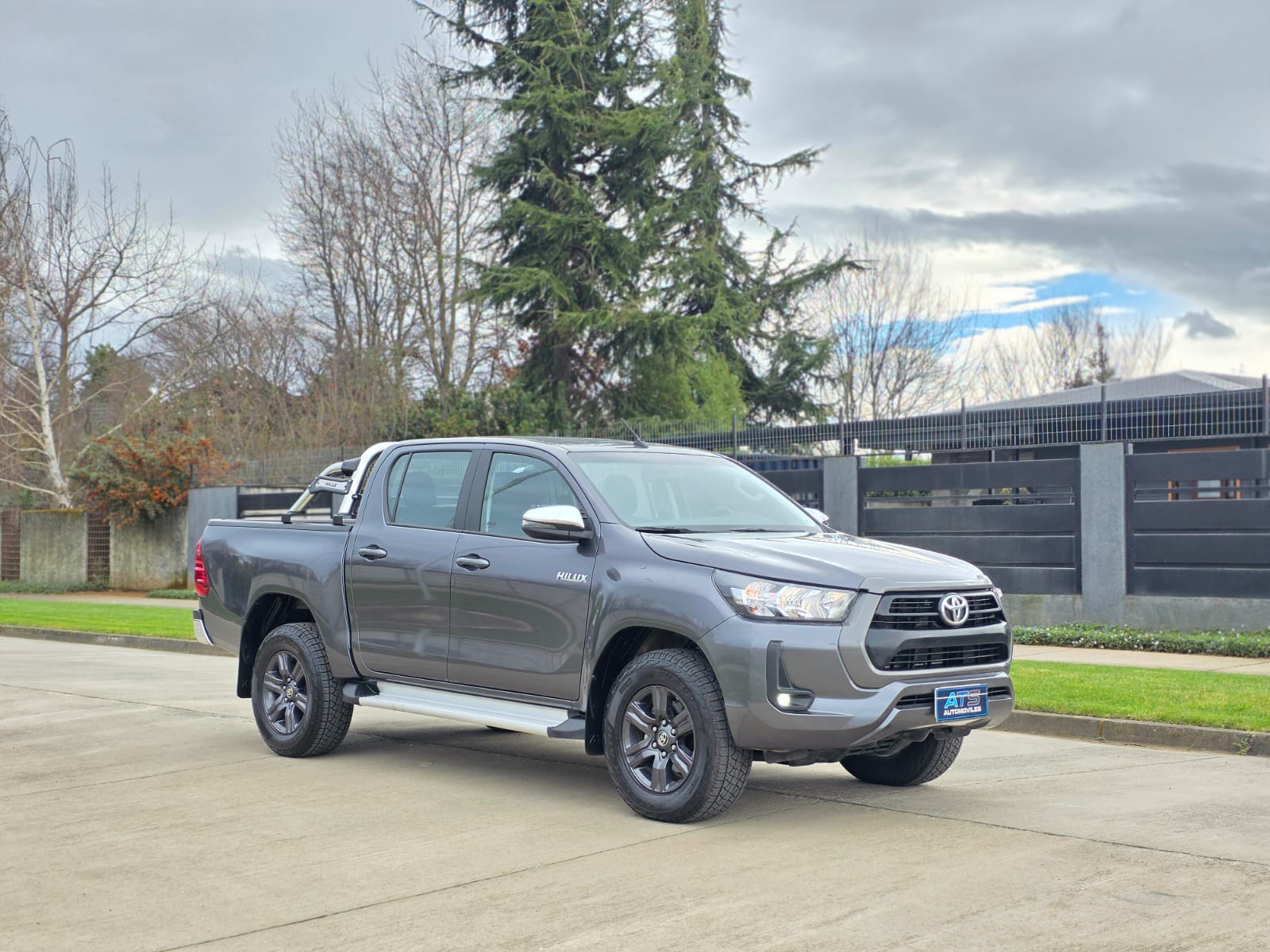 
								Toyota NEW HILUX SR full									