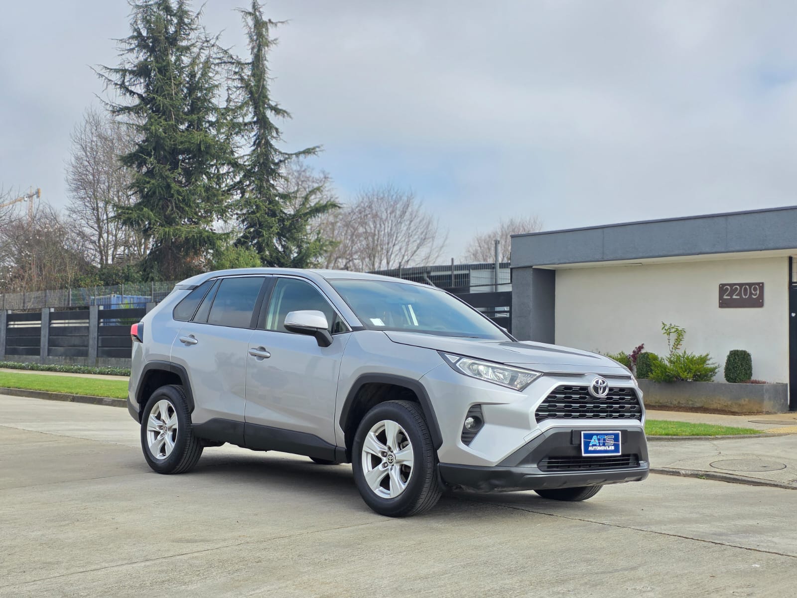 
								Toyota New Rav4 full									