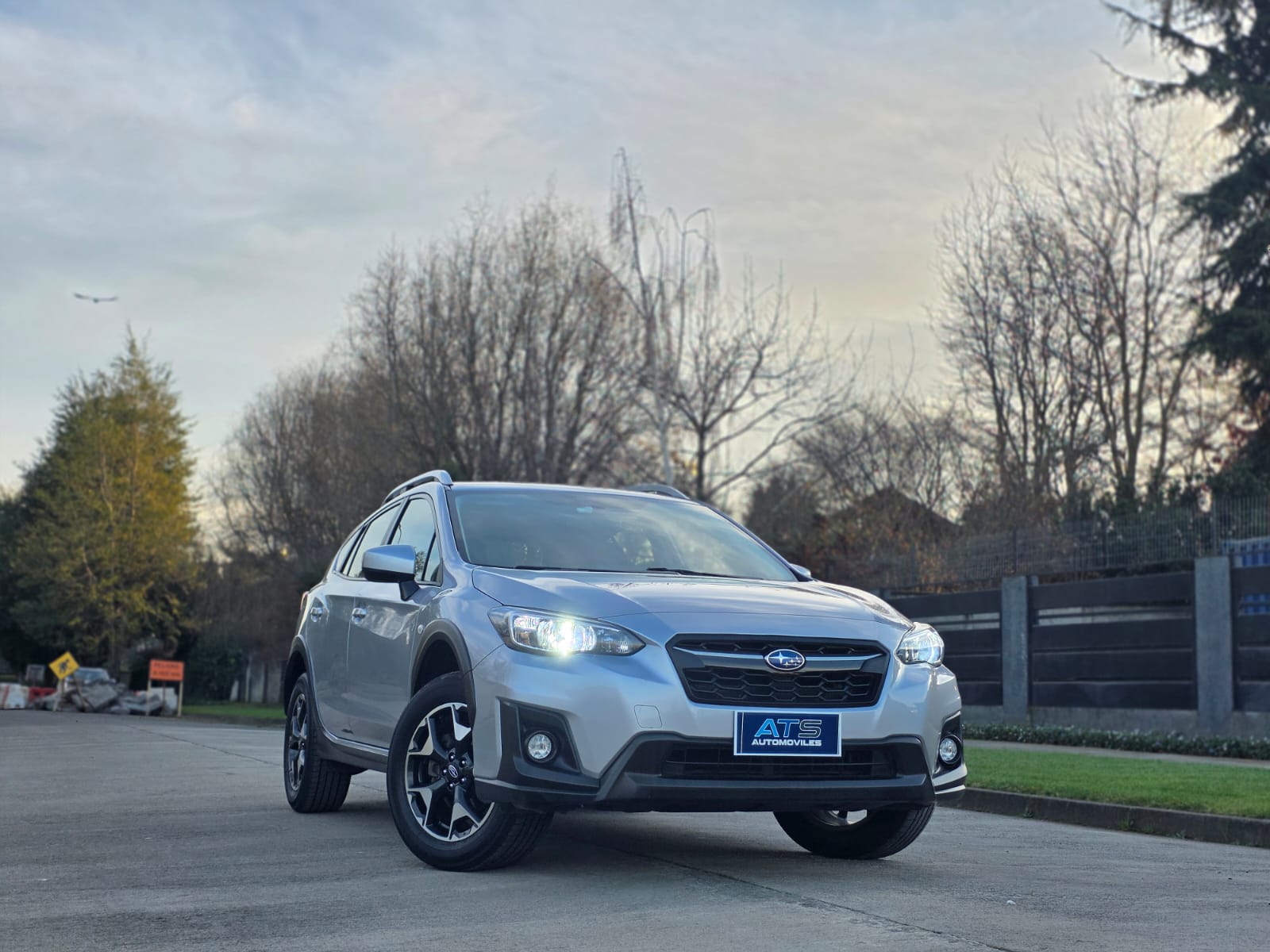 
								Subaru New XV 2.0 AWD CVT full									