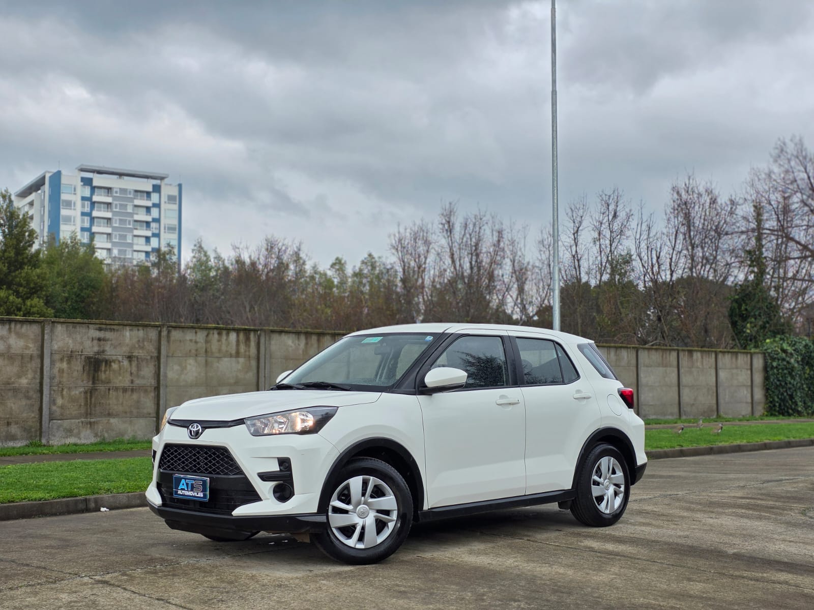 
								Toyota Raize full									