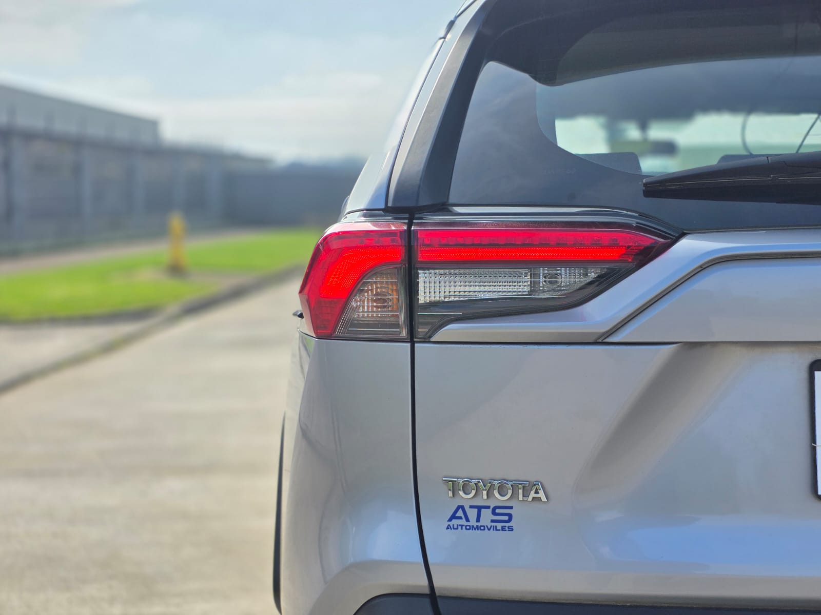 
								Toyota New Rav4 full									