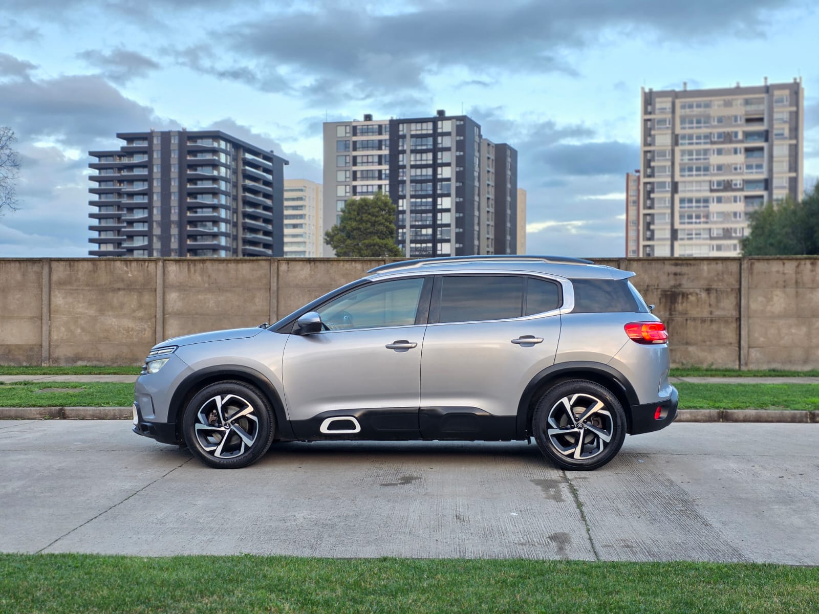 
								Citroen C5 Aircross SHINE full									
