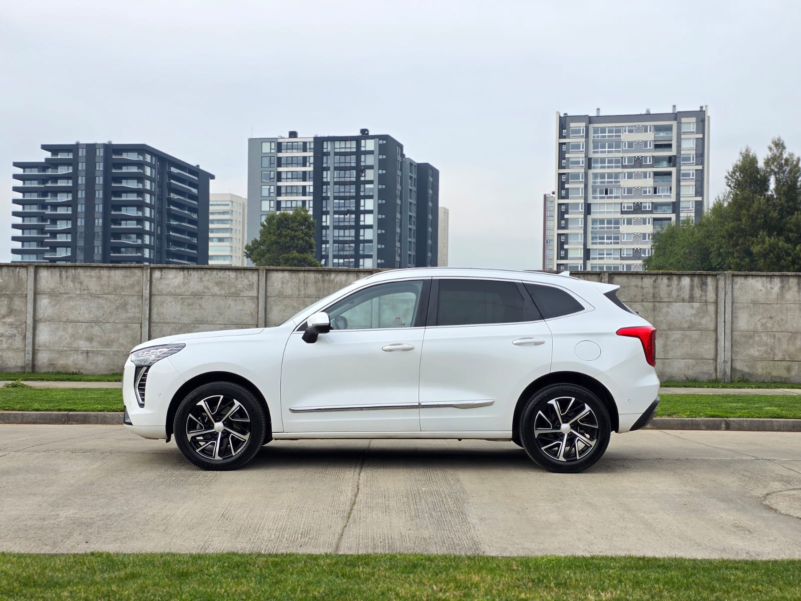 
								Haval JOLION DELUXE full									