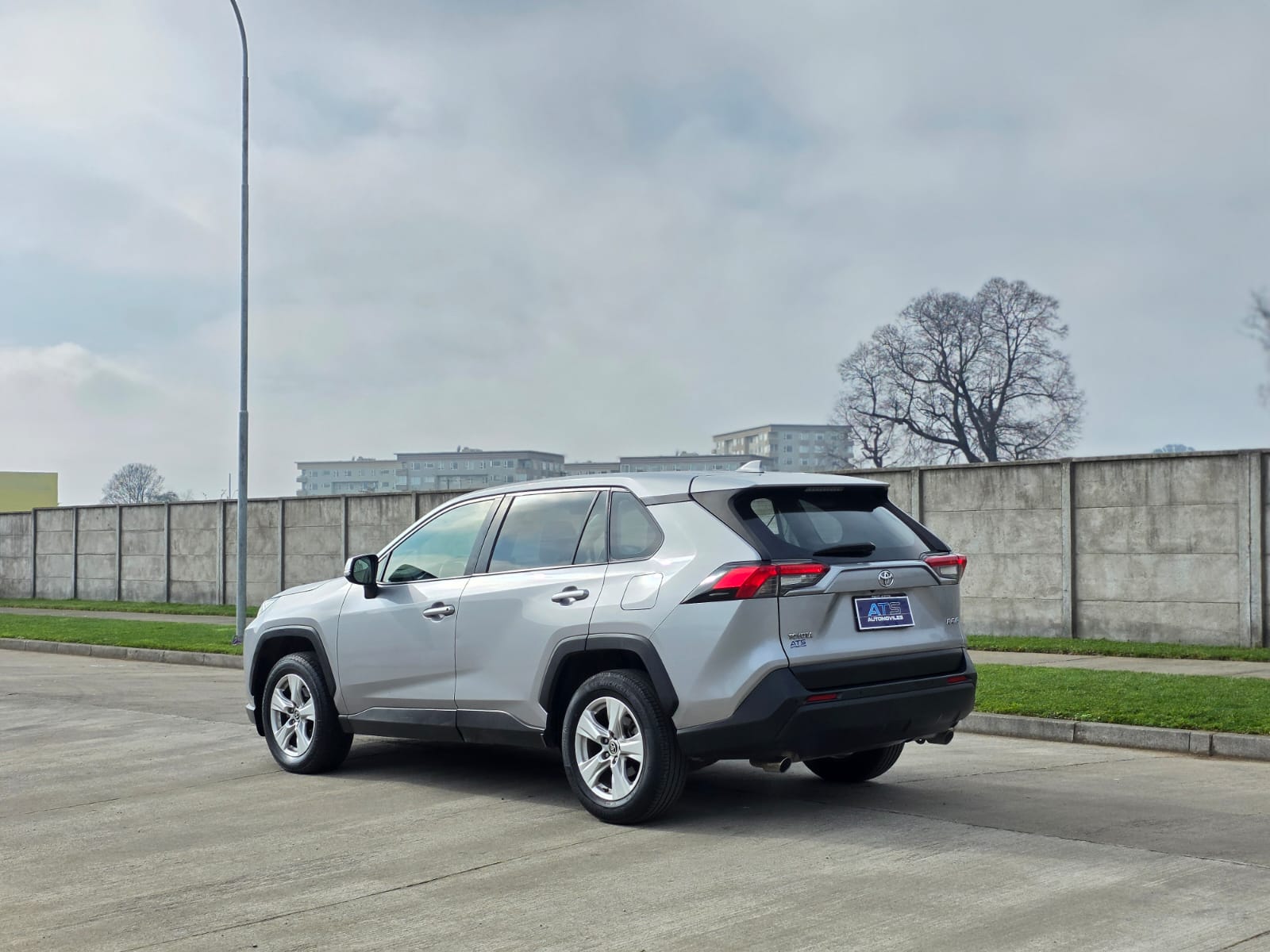 
								Toyota New Rav4 full									