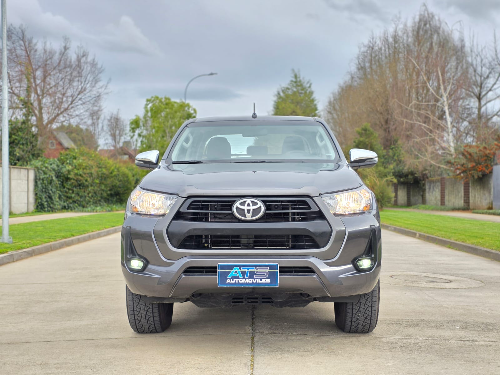
								Toyota NEW HILUX SR full									