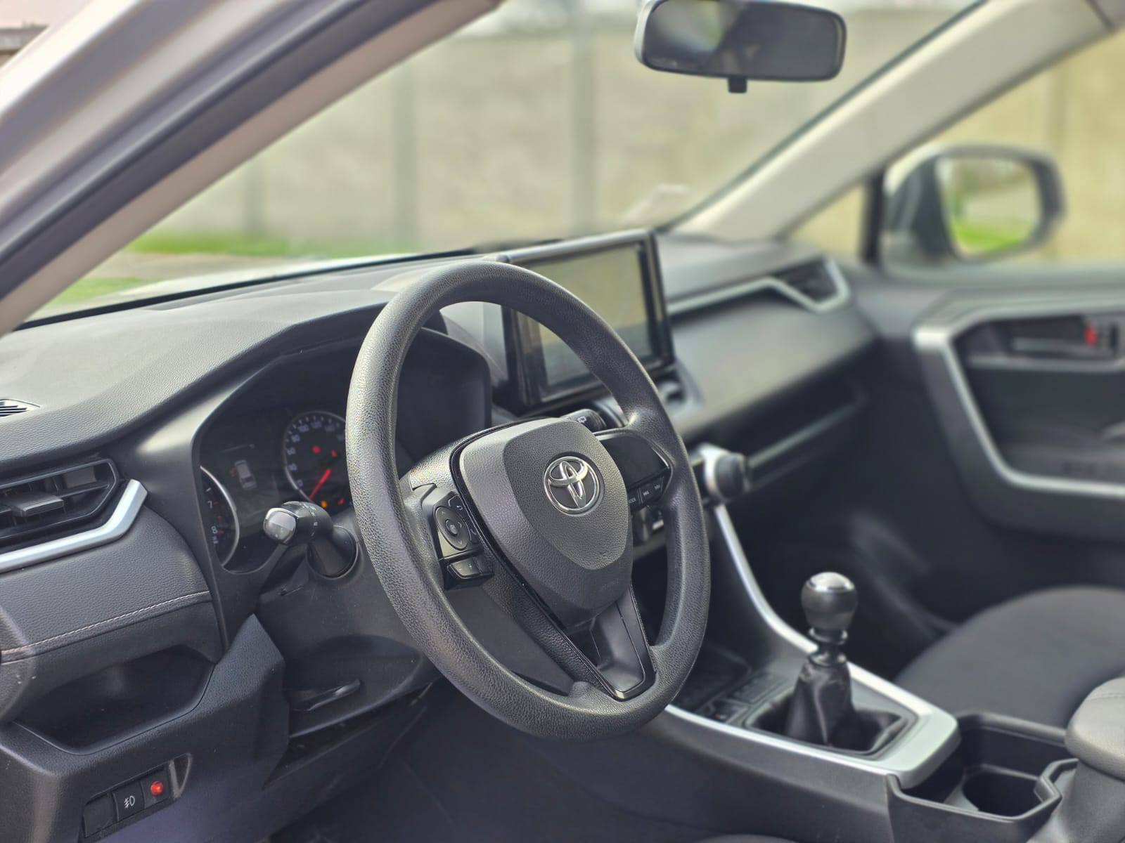 
								Toyota New Rav4 full									