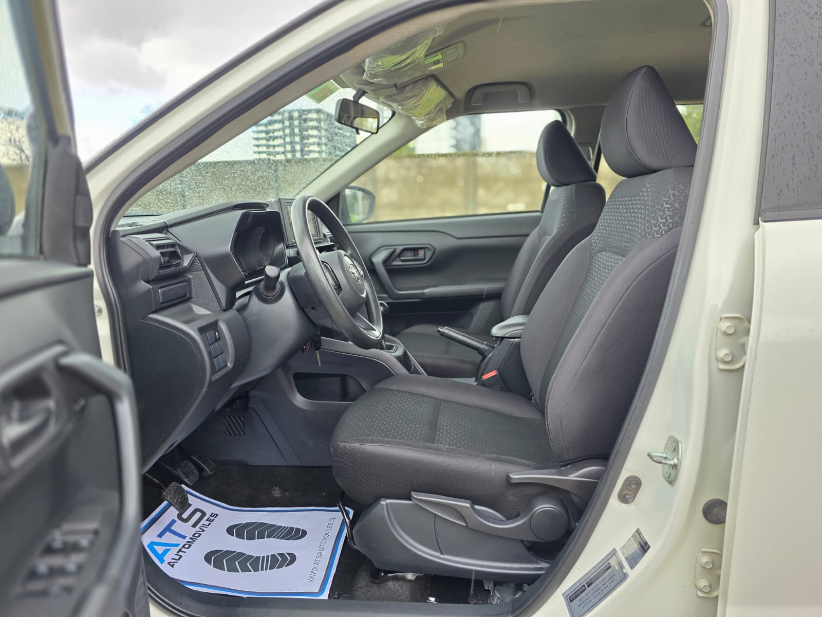 
								Toyota Raize full									