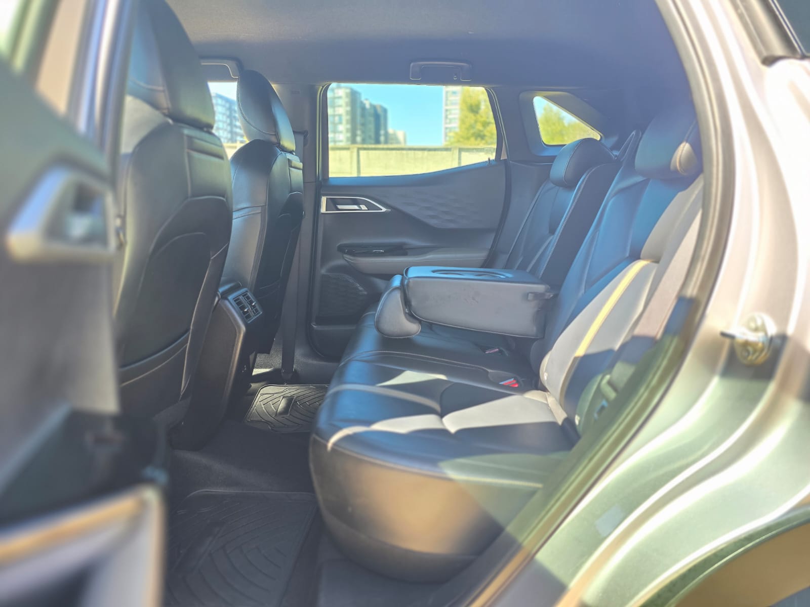 
								Mitsubishi NEW OUTLANDER SPORT GLS full									