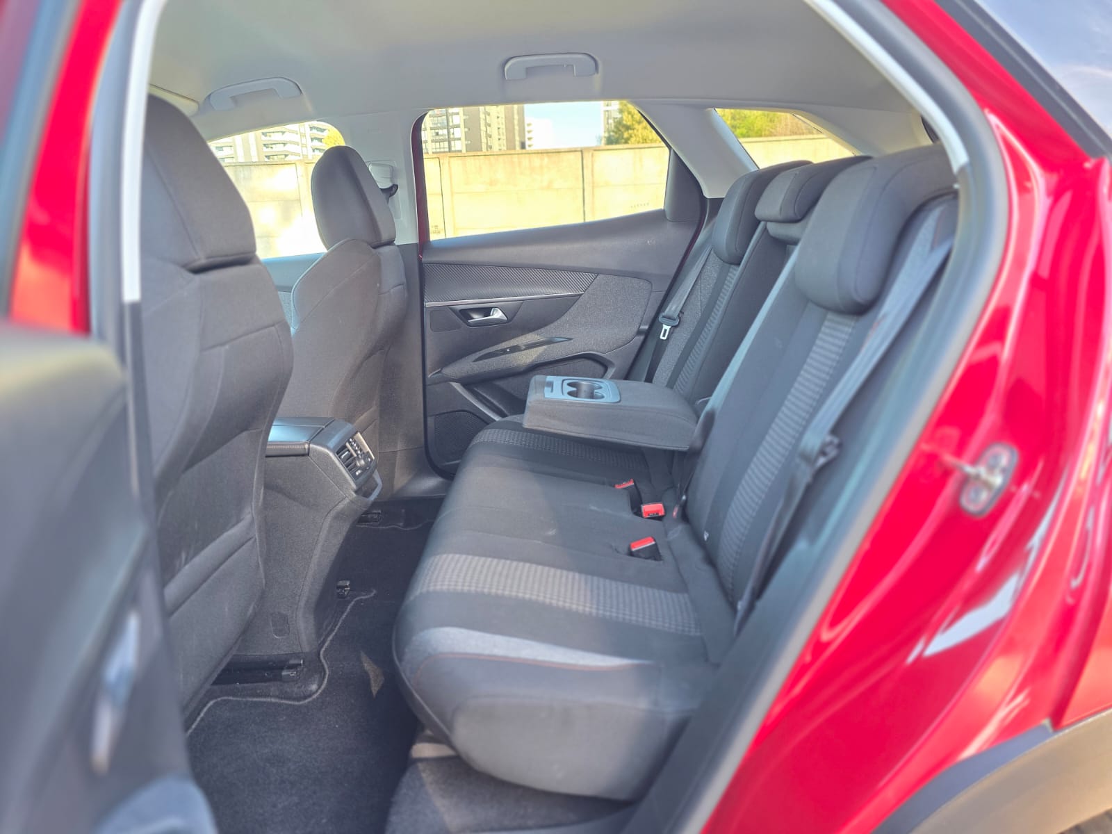 
								Peugeot 3008 ACTIVE full									