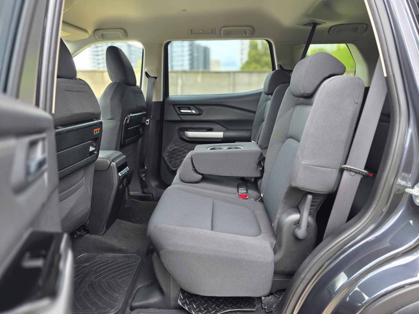 
								Mitsubishi Destinator GL full									