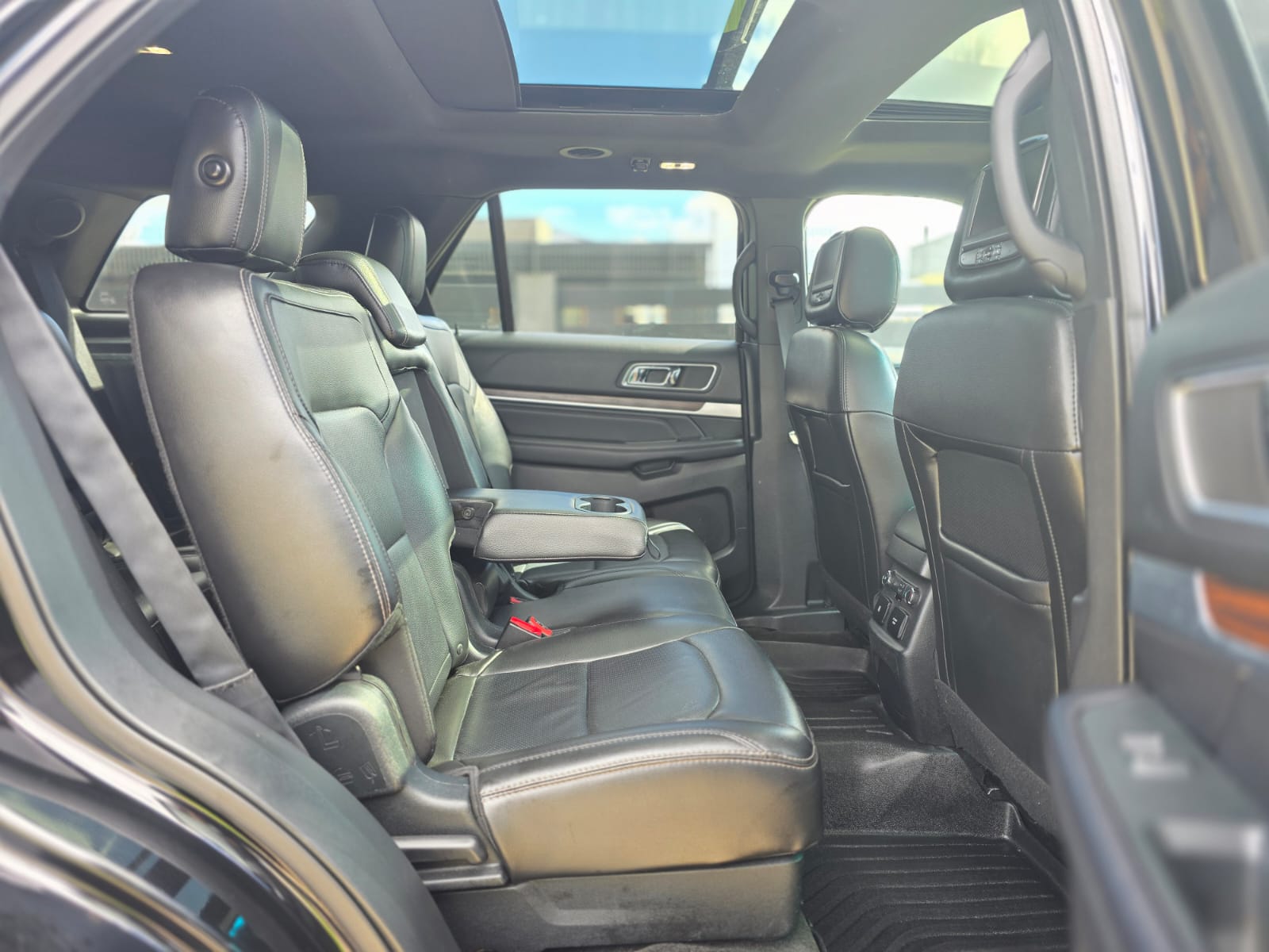 
								Ford EXPLORER LIMITED full									
