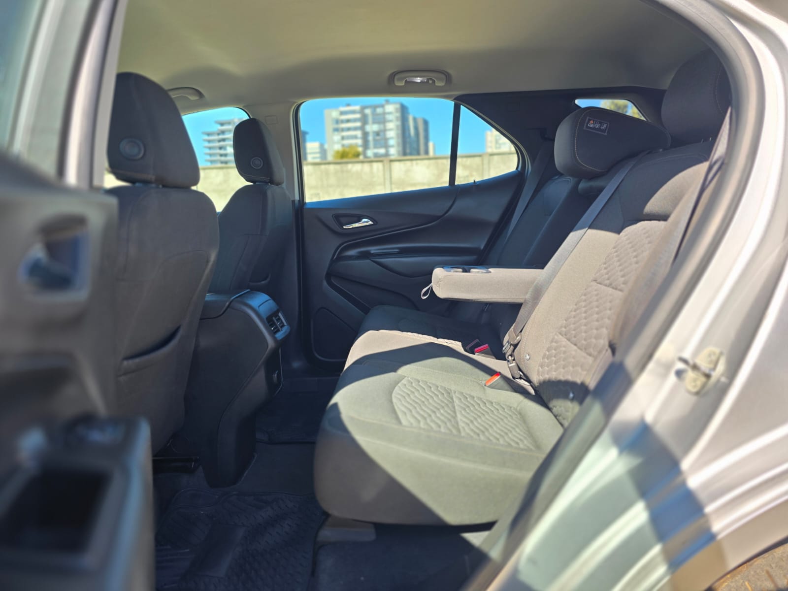 
								Chevrolet EQUINOX LS FWD full									