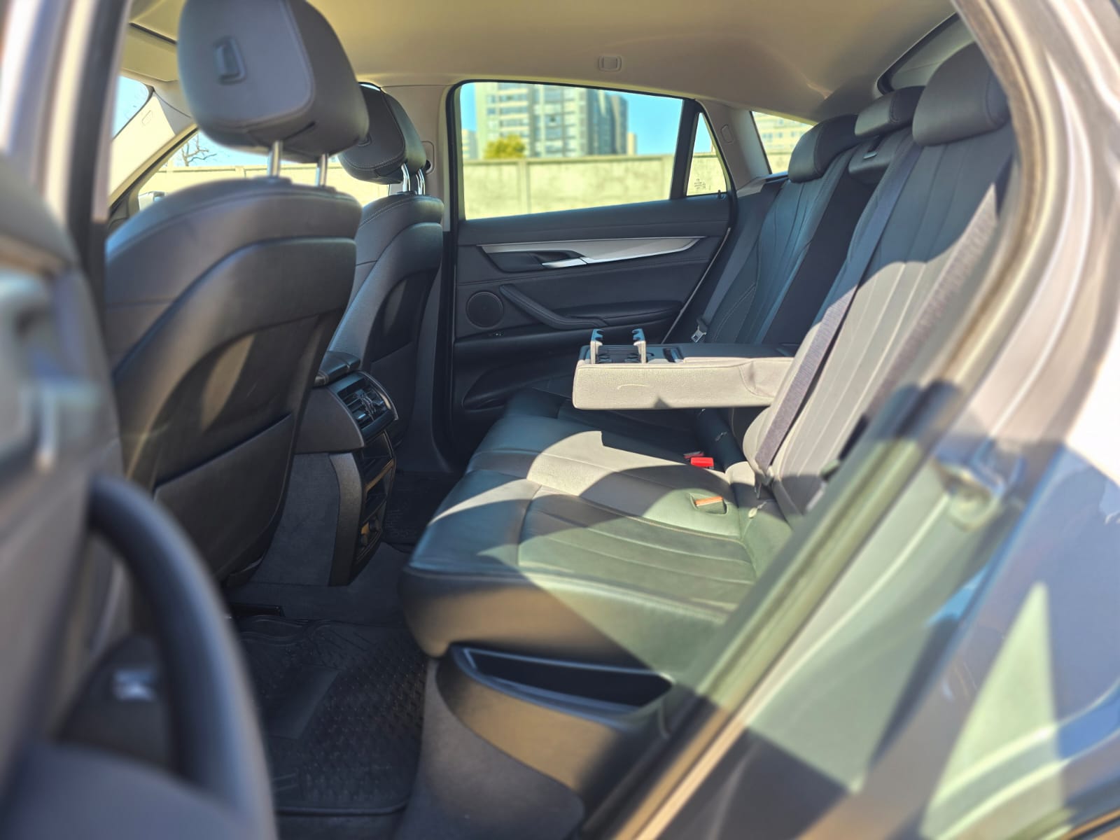 
								BMW X6 X-DRIVE full									