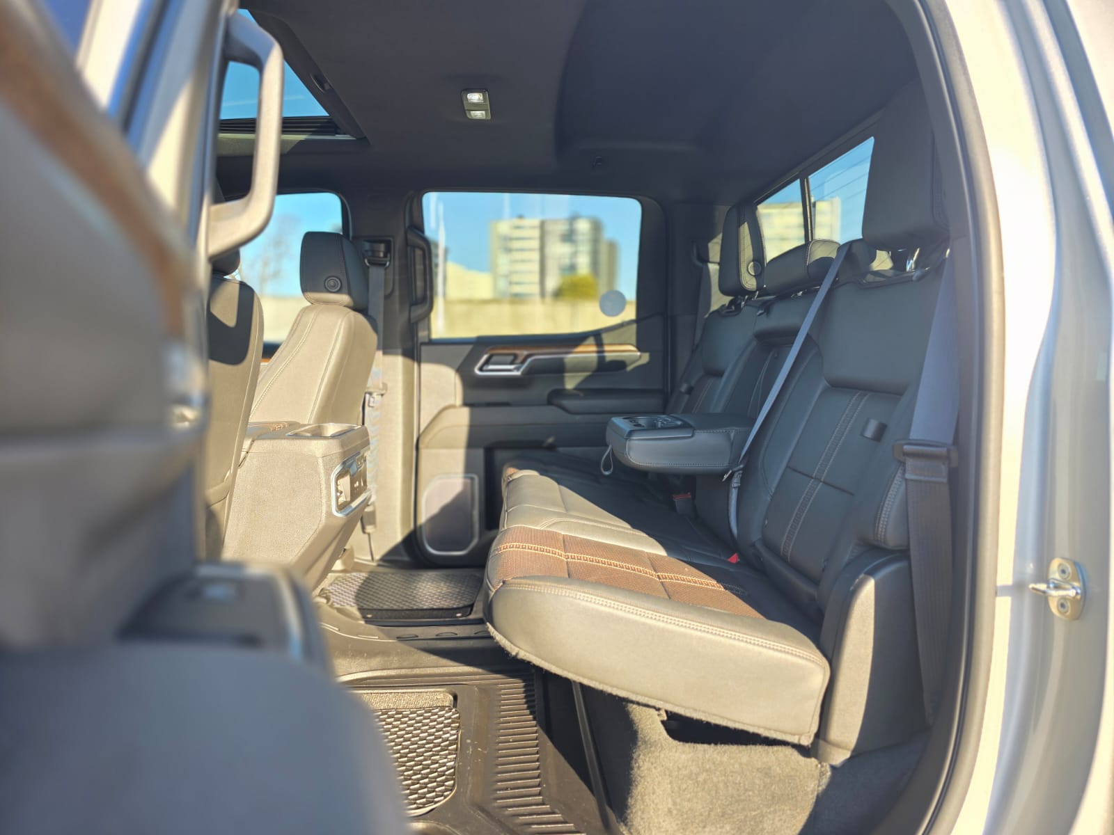 
								Chevrolet SILVERADO HIGH COUNTRY full									