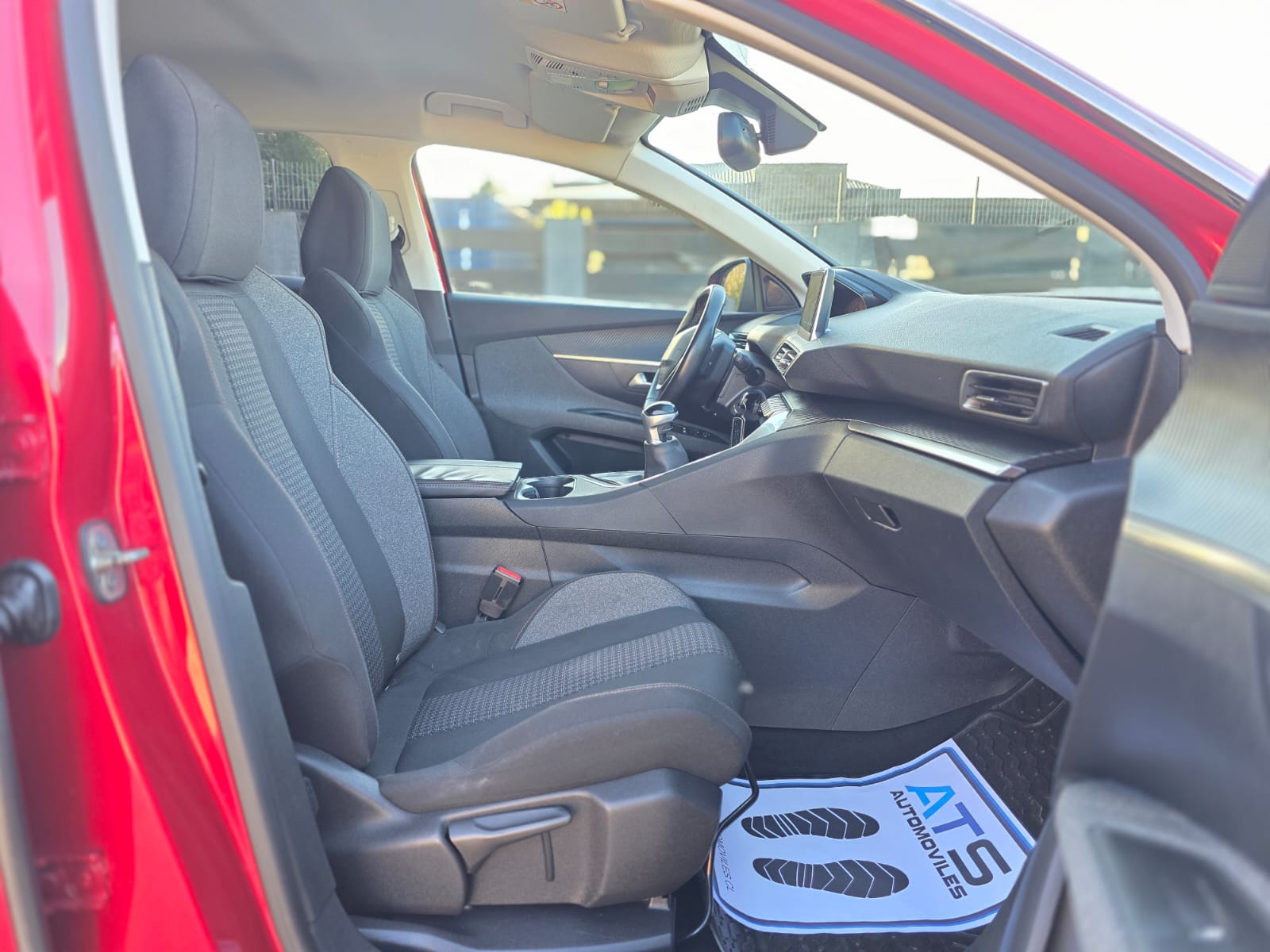 
								Peugeot 3008 ACTIVE full									