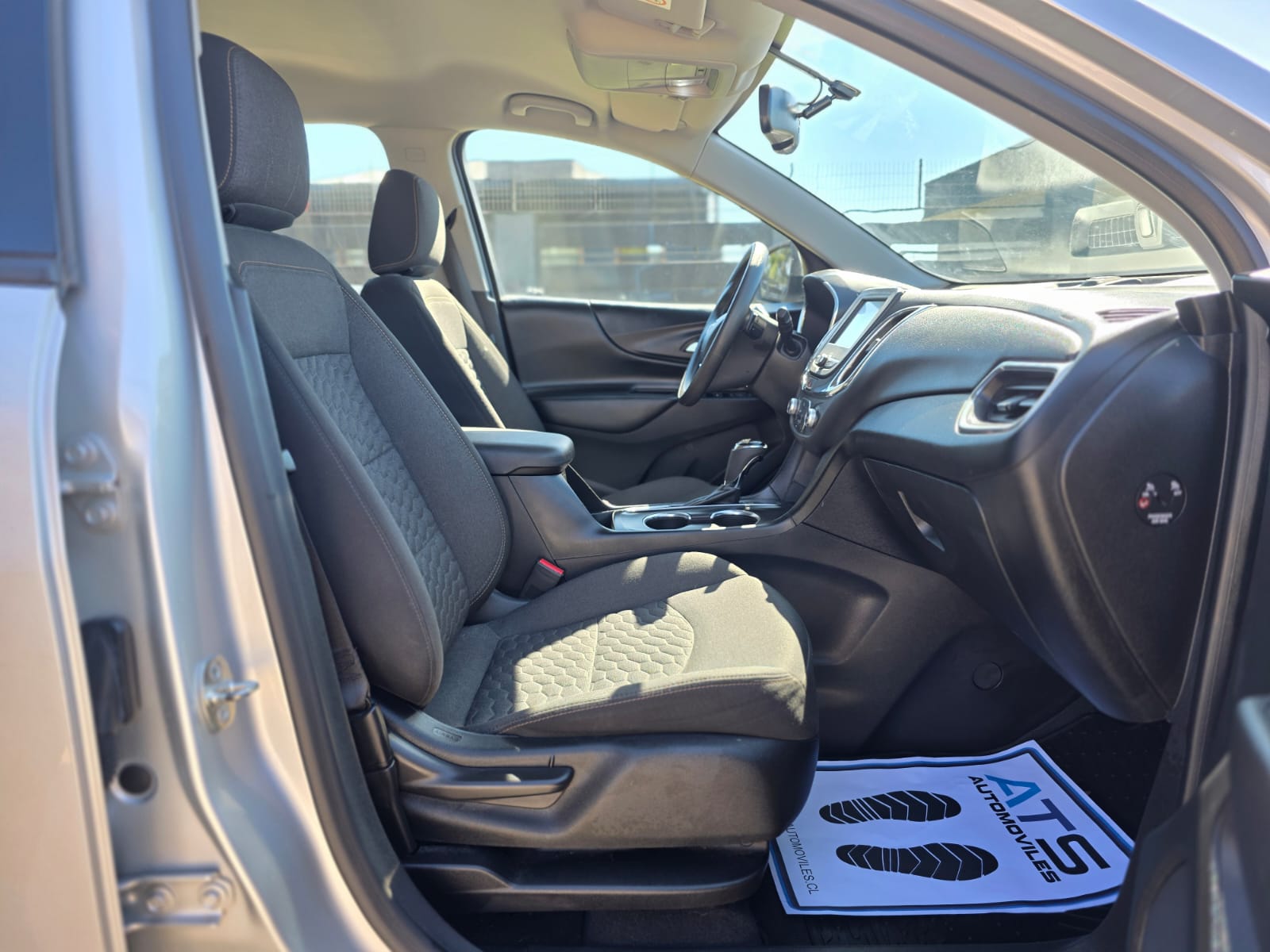 
								Chevrolet EQUINOX LS FWD full									