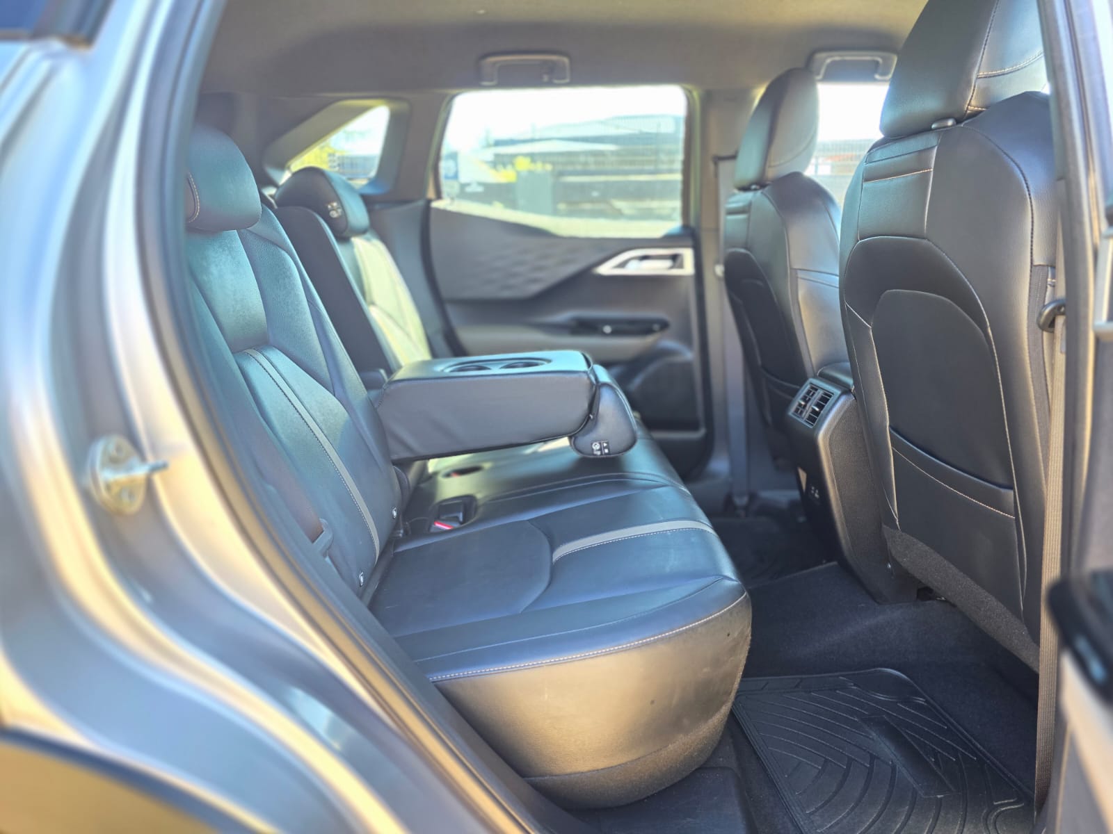 
								Mitsubishi NEW OUTLANDER SPORT GLS full									