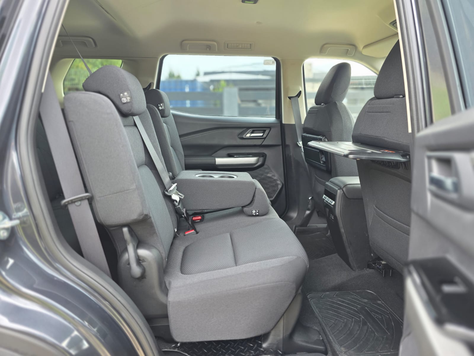 
								Mitsubishi Destinator GL full									