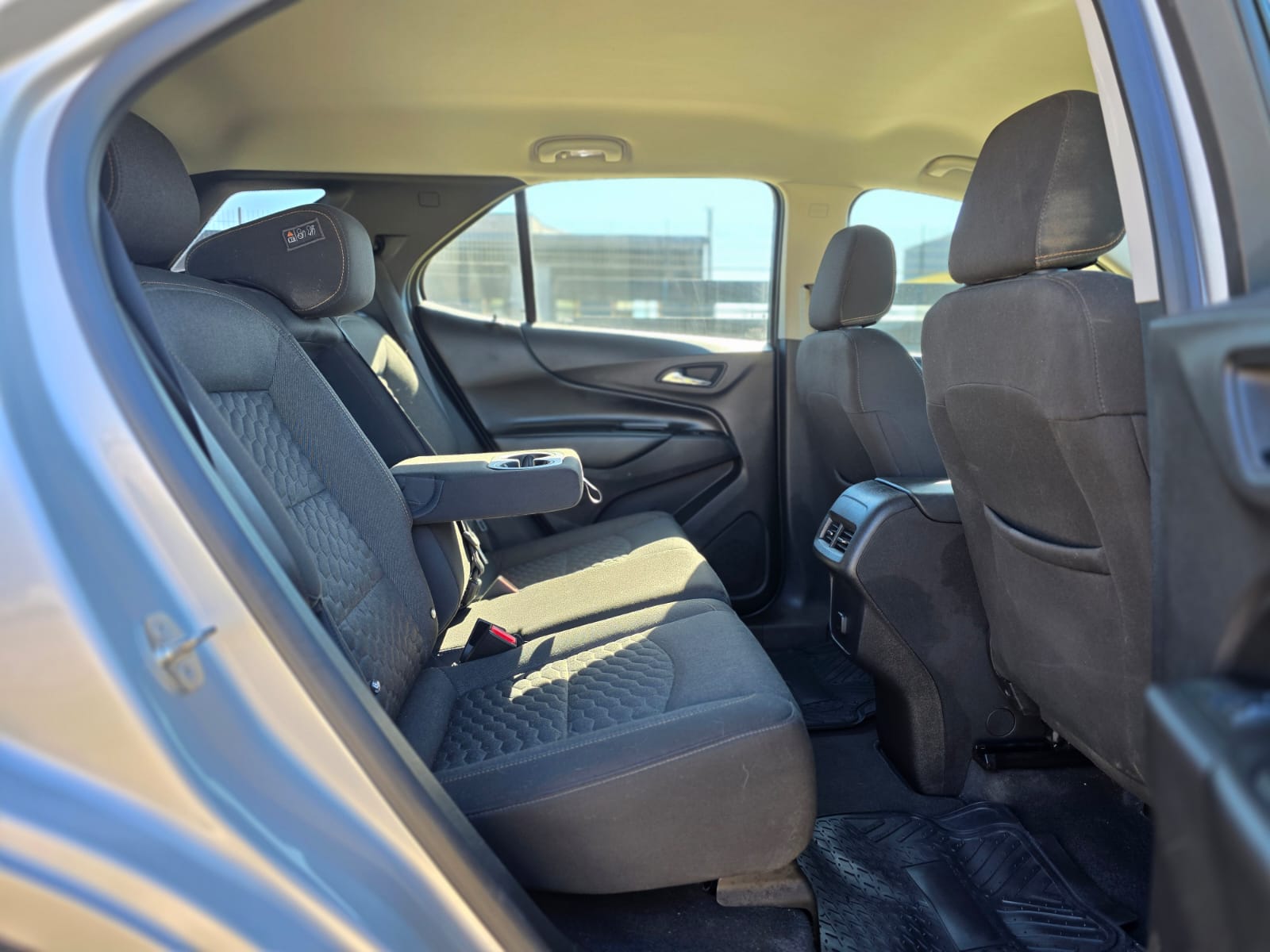 
								Chevrolet EQUINOX LS FWD full									