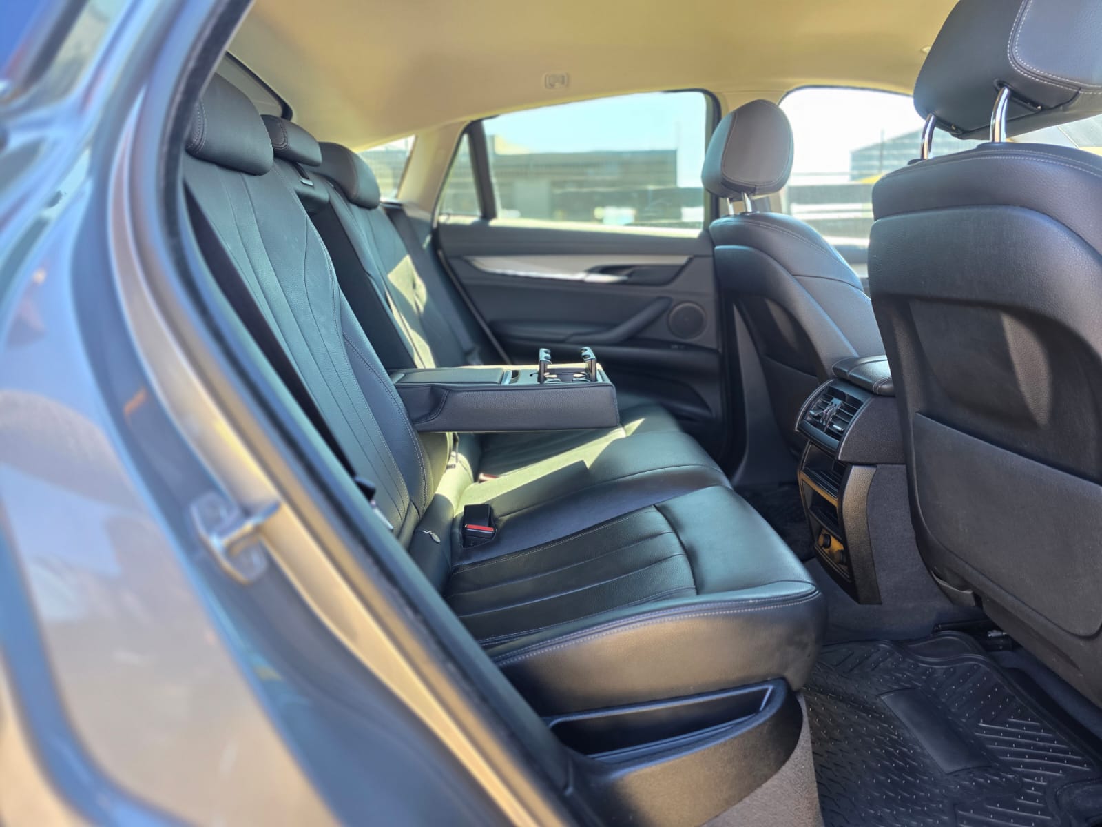 
								BMW X6 X-DRIVE full									