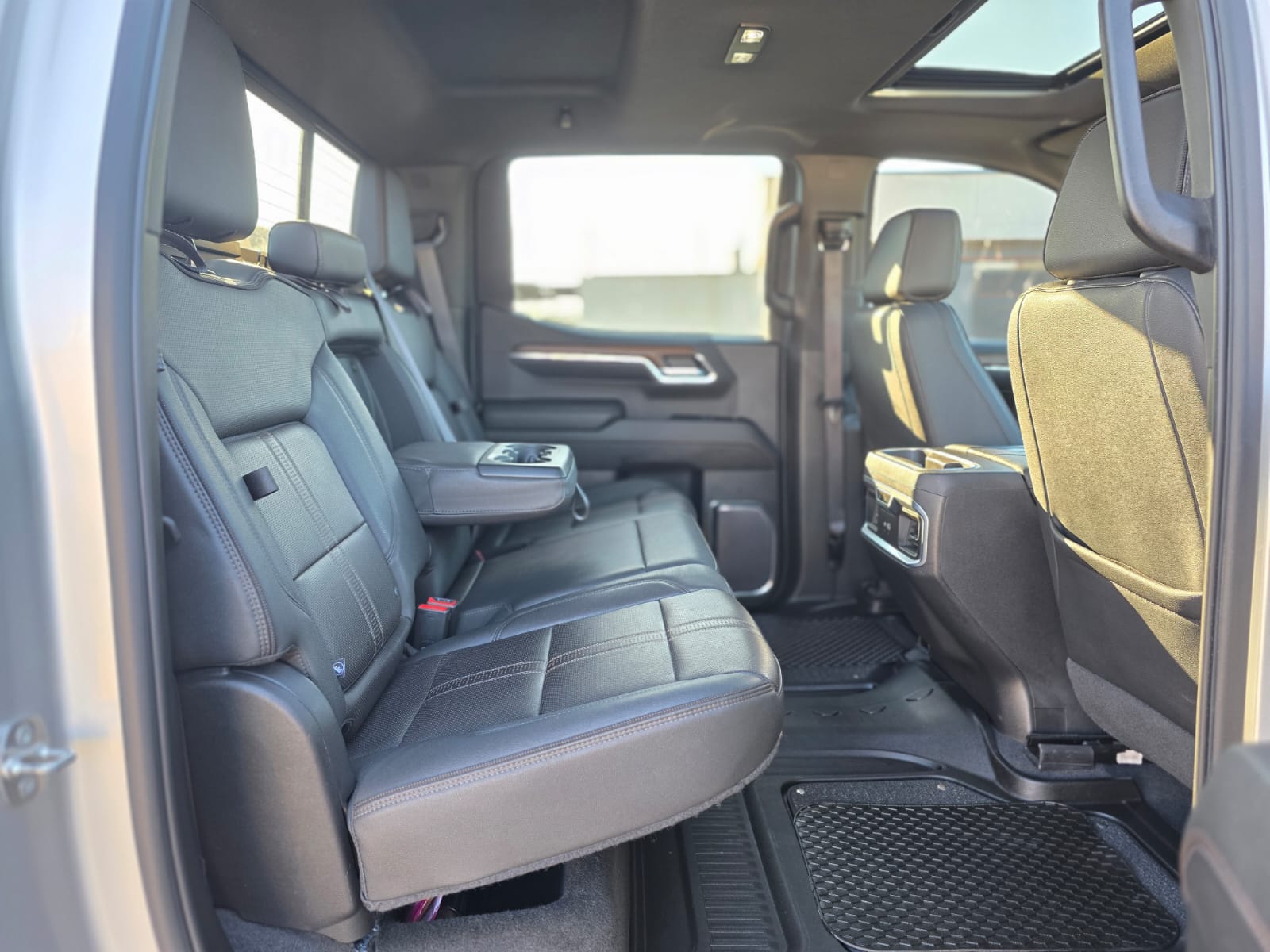 
								Chevrolet SILVERADO HIGH COUNTRY full									