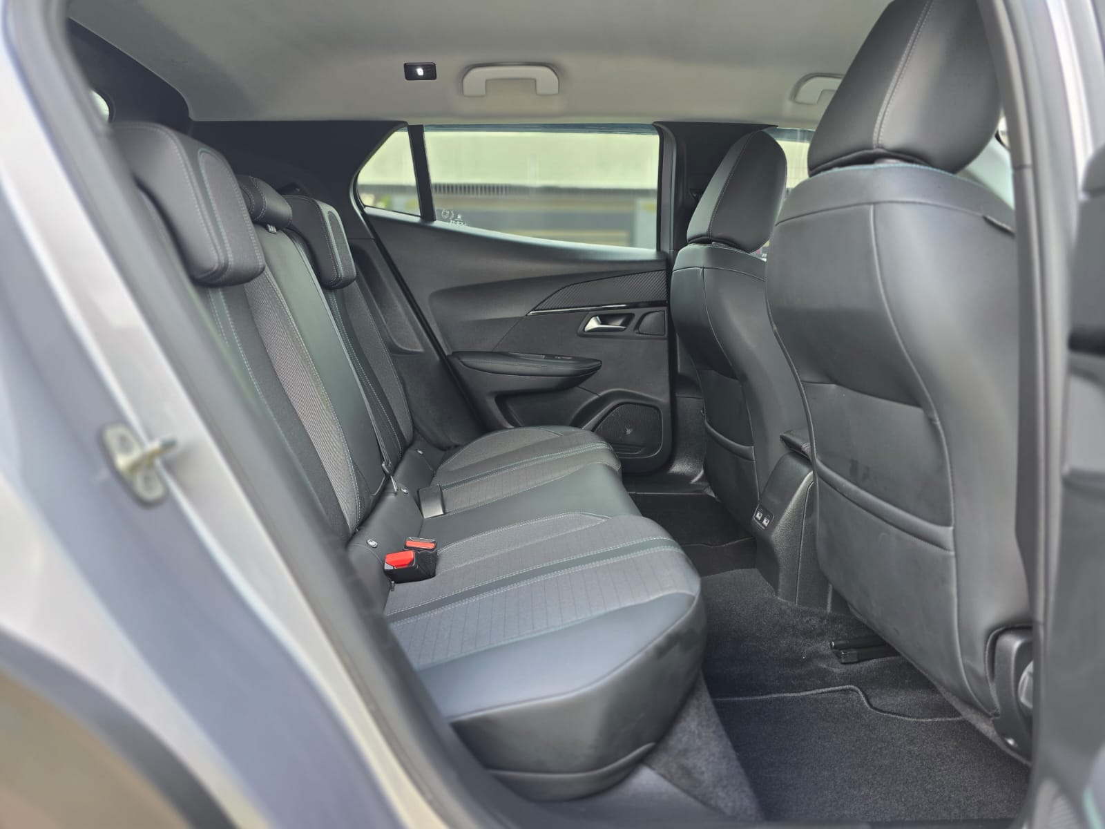 
								Peugeot 2008 ALLURE full									