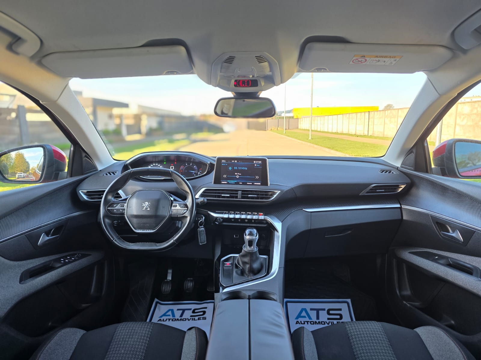 
								Peugeot 3008 ACTIVE full									