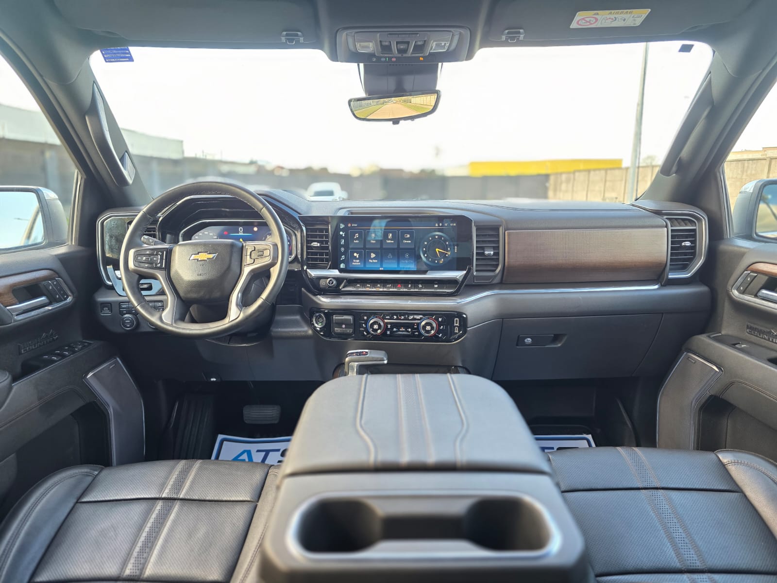 
								Chevrolet Silverado HIGH COUNTRY full									