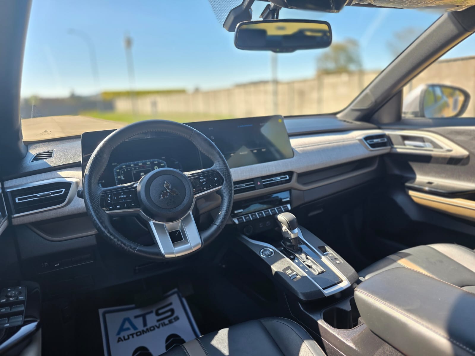 
								Mitsubishi NEW OUTLANDER SPORT GLS full									