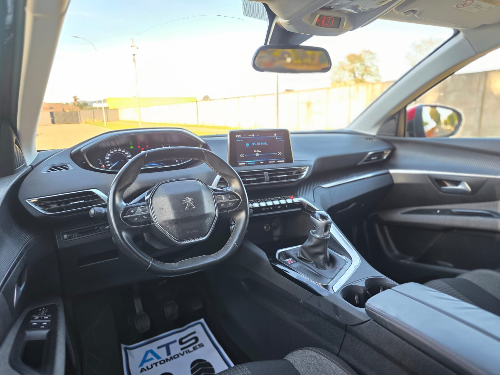 
								Peugeot 3008 ACTIVE full									