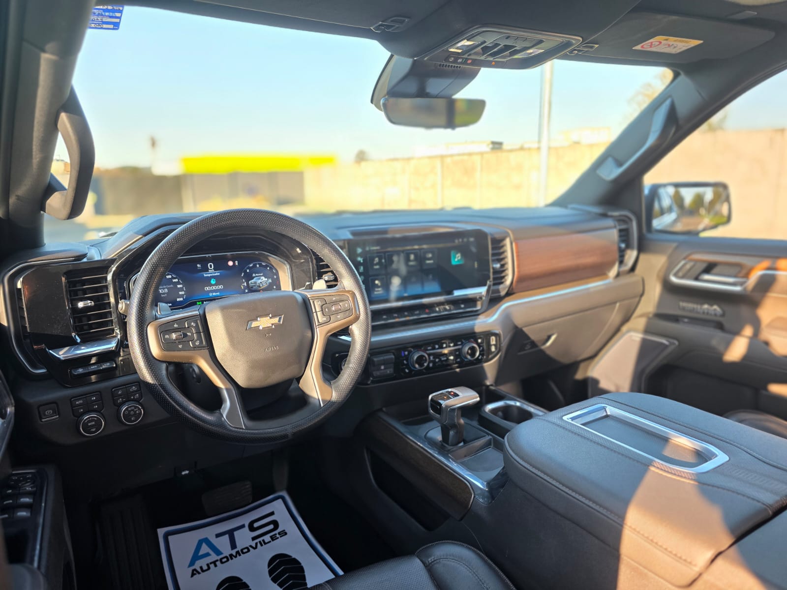 
								Chevrolet SILVERADO HIGH COUNTRY full									