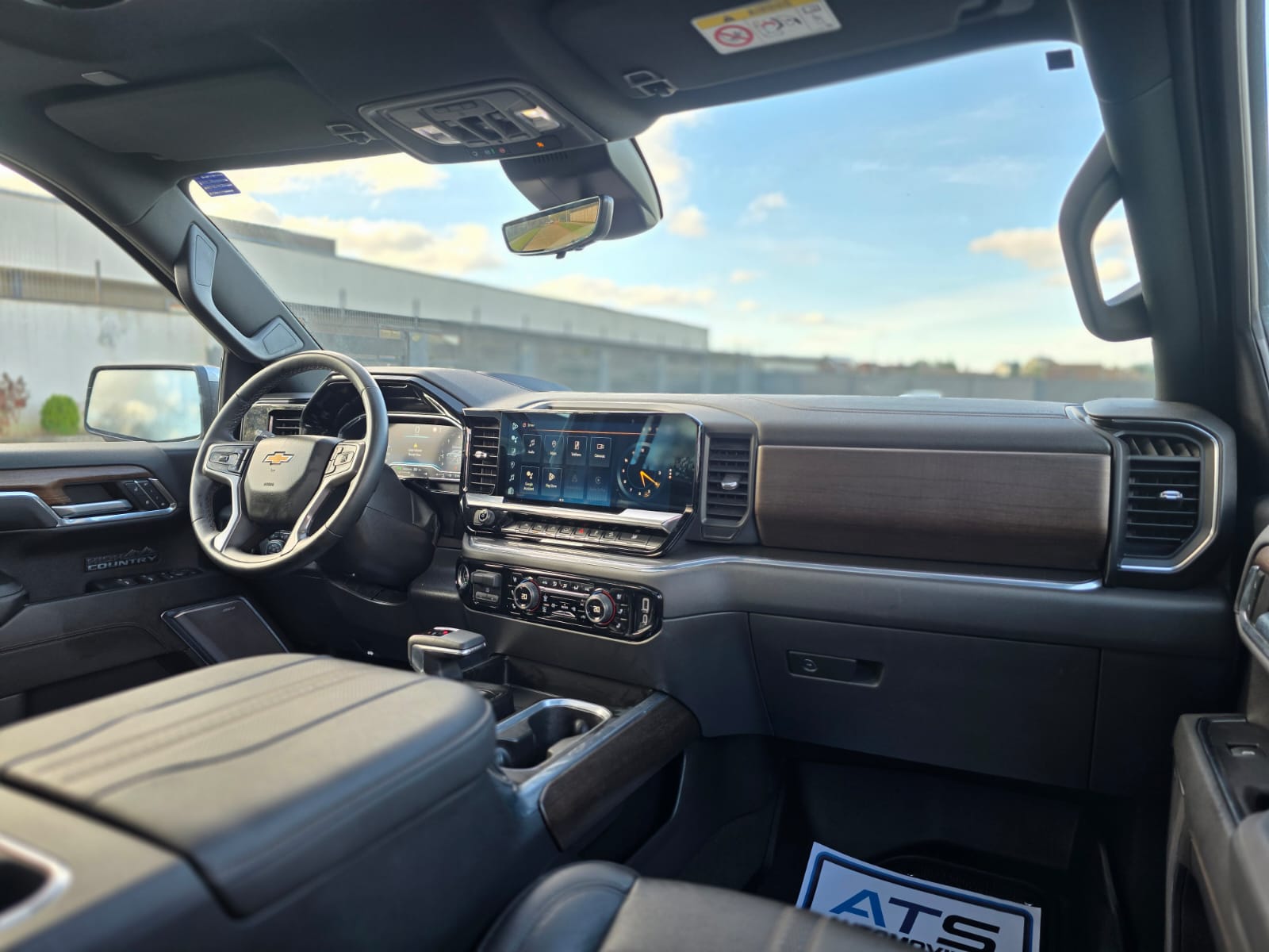 
								Chevrolet Silverado HIGH COUNTRY full									