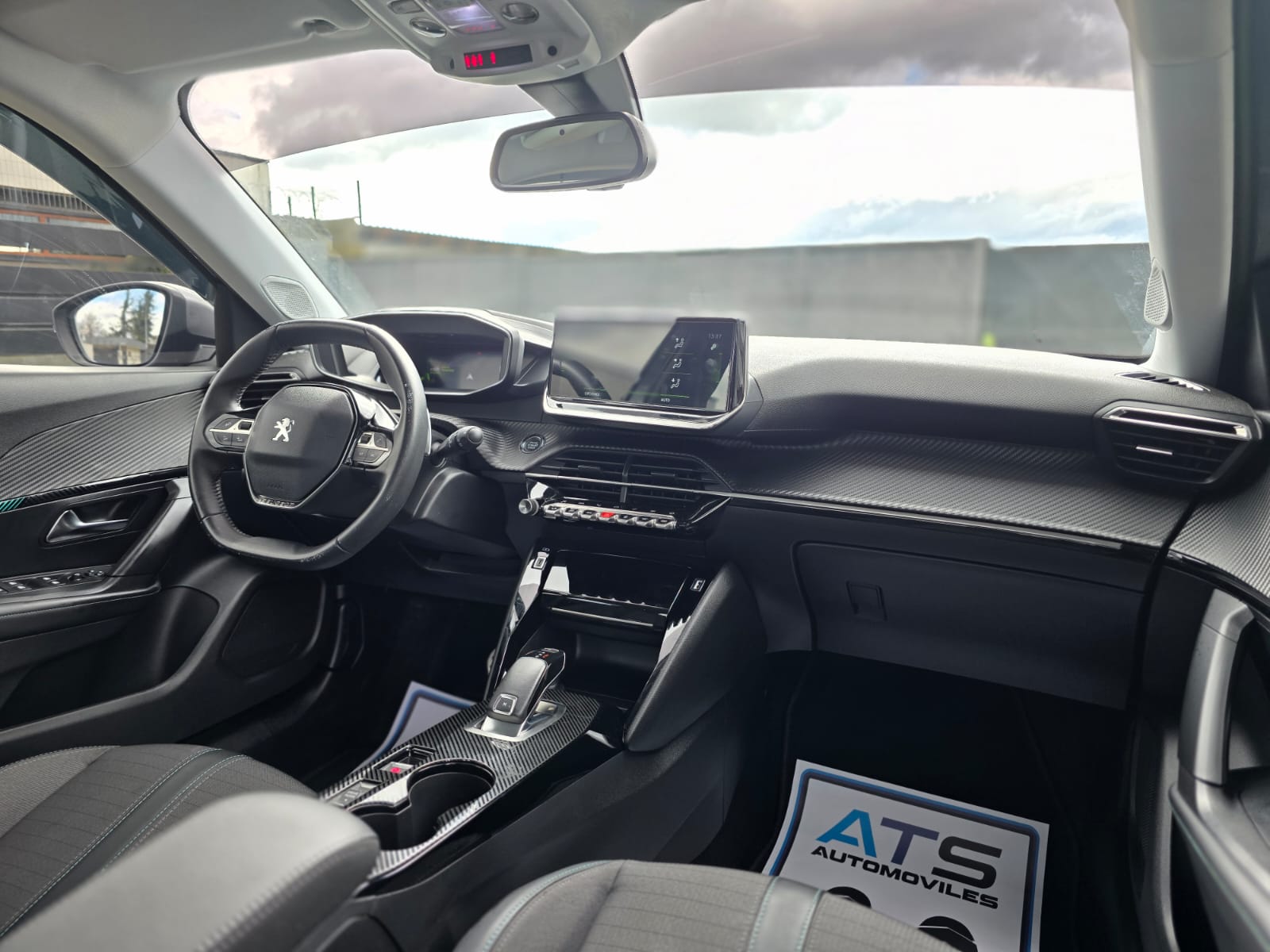 
								Peugeot 2008 ALLURE full									